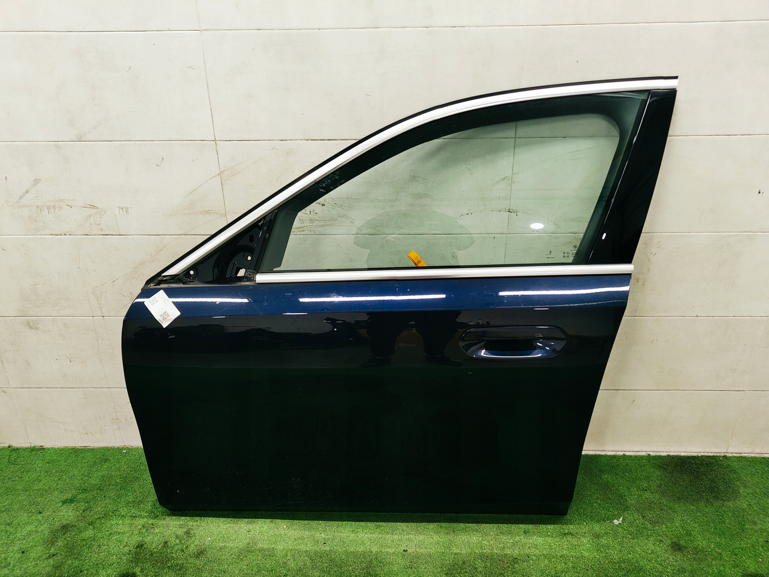 BMW 5 G60 door left front 416 KEYLESS
