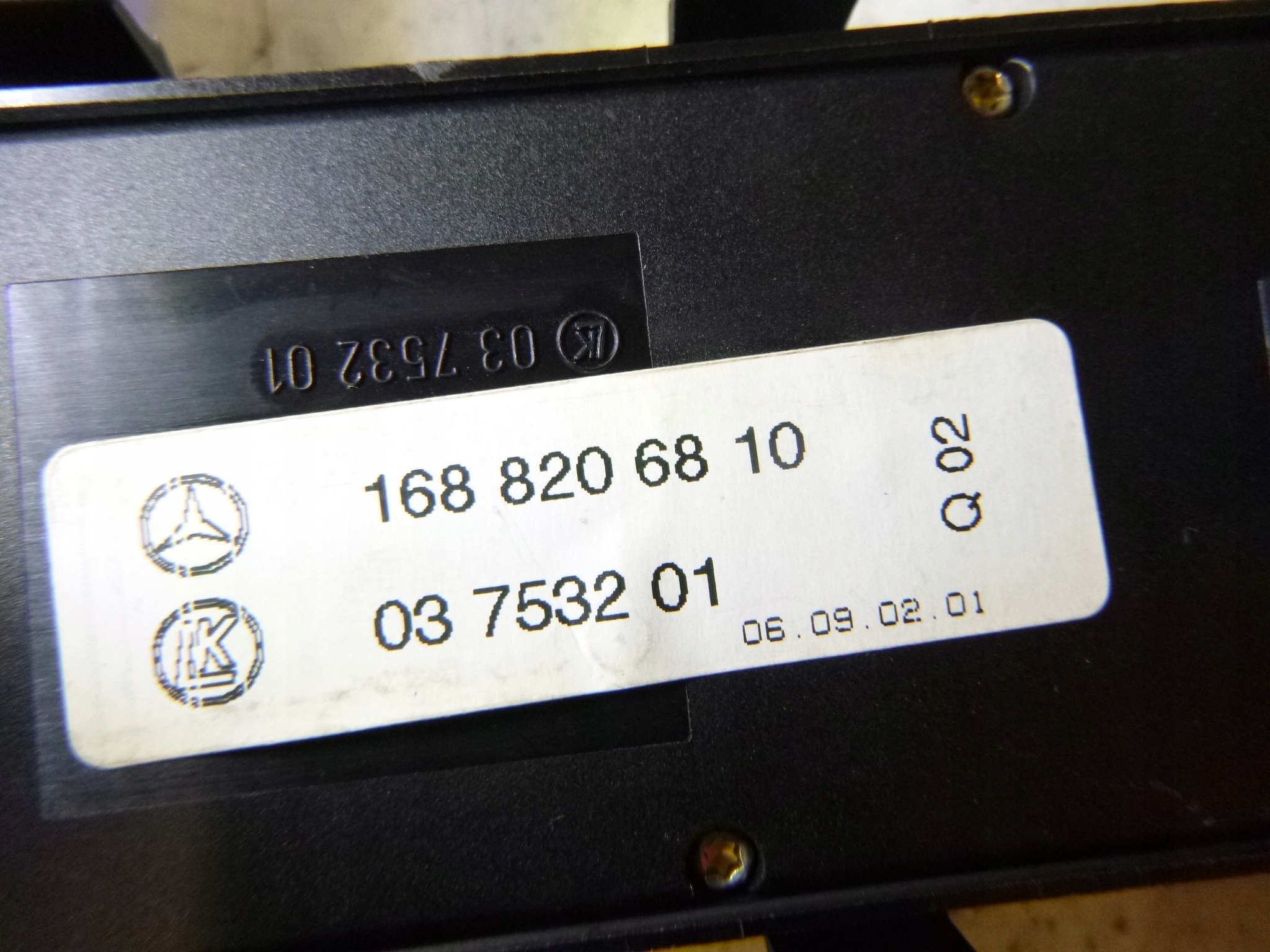 BOUTON PANEL VITRE MERCEDES W168 97-04