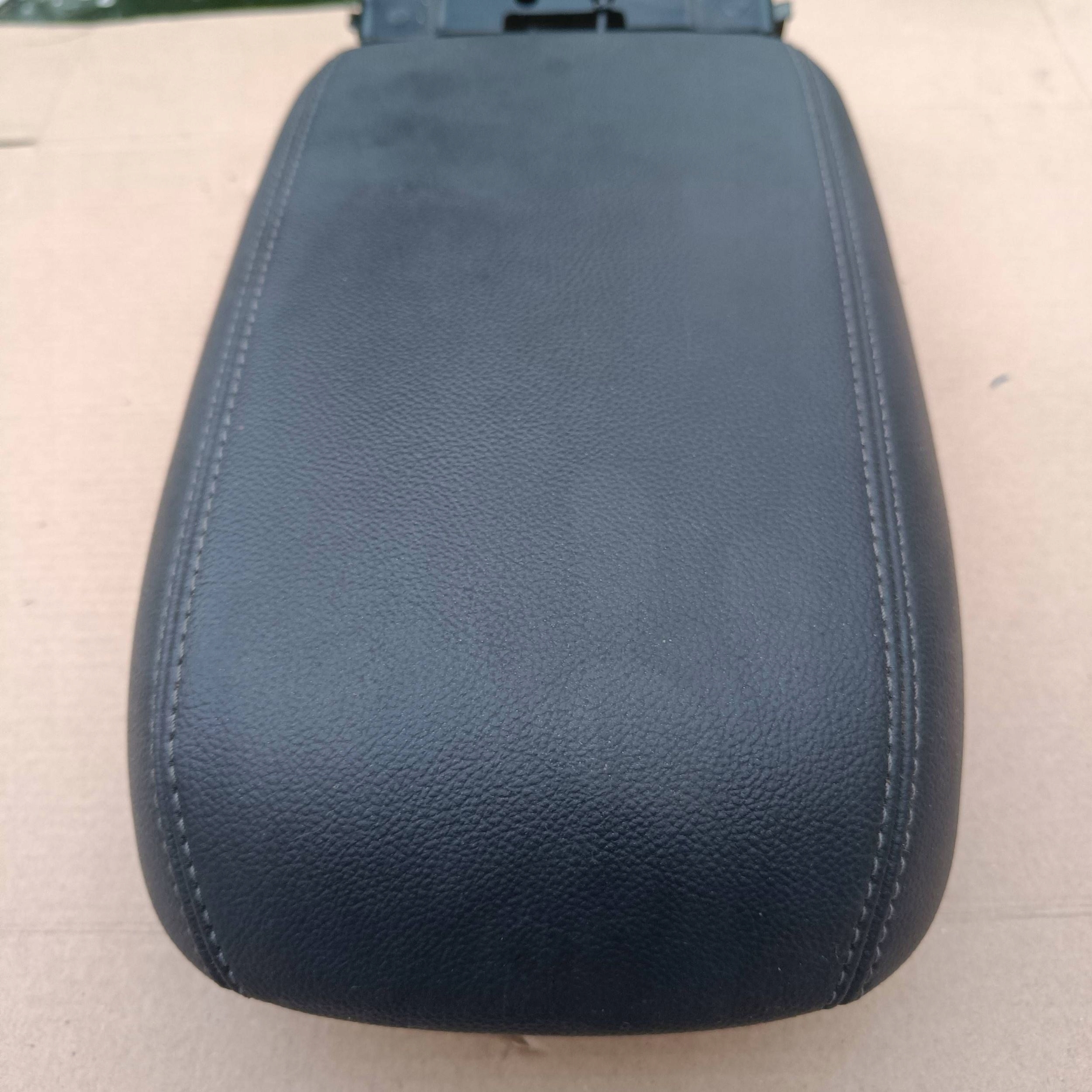 Ford Kuga MK2 2014 armrest tunelu srodkowego leather titanium