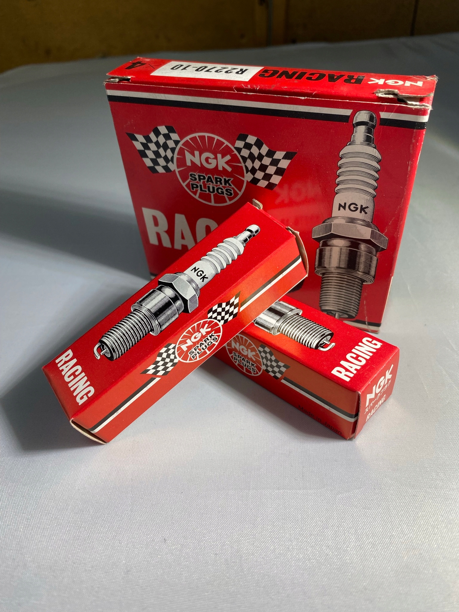 Свеча зажигания NGK Racing R2270-10