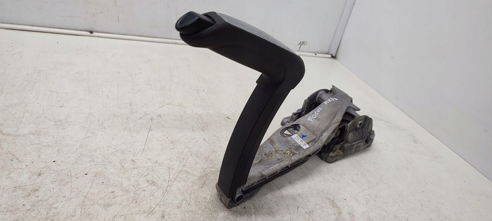 páčka ručnej brzdy Ford Focus MK3