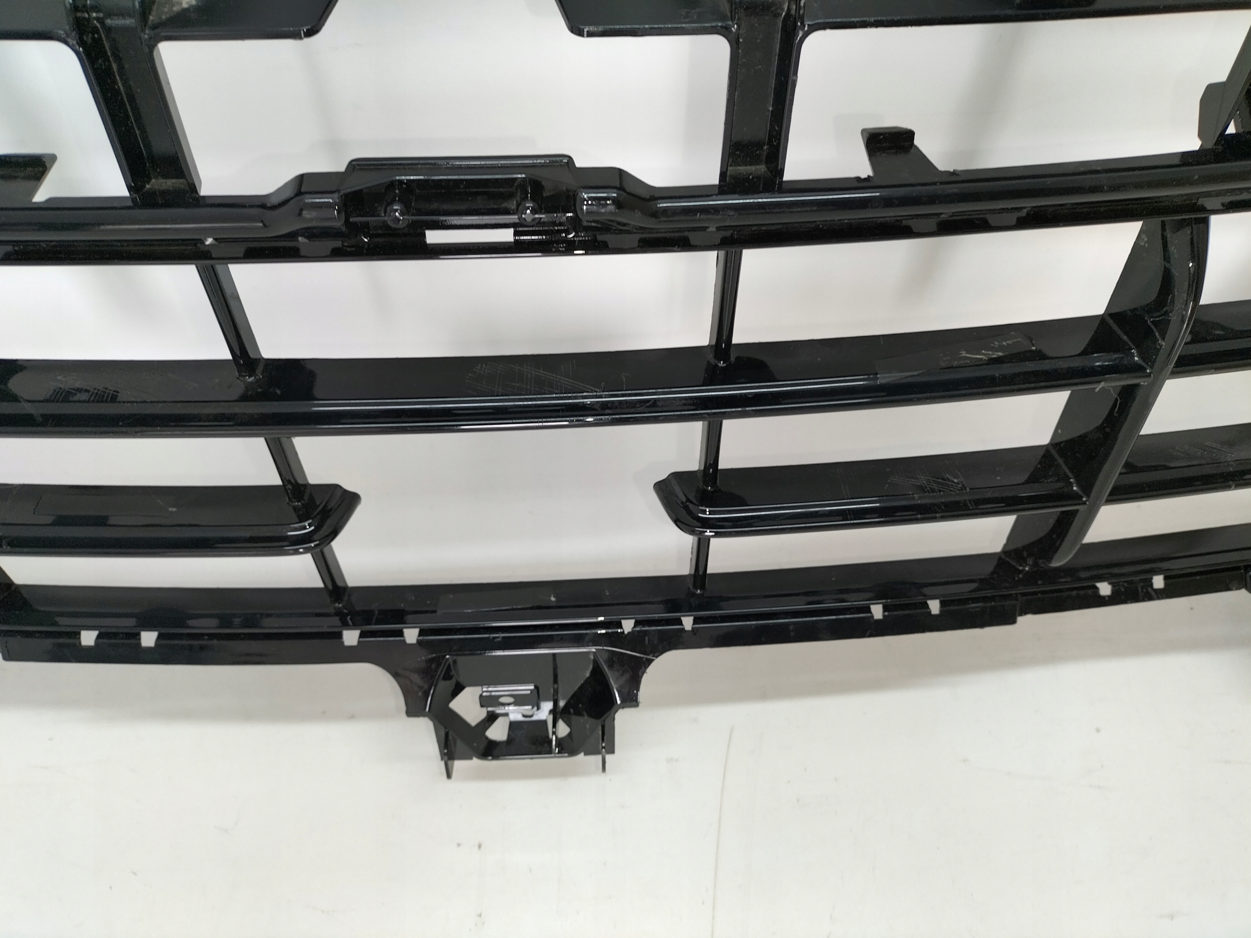 GRILL LÜFTUNGSGITTER DER STOSSSTANGE MITTE PORSCHE CAYENNE 9Y0 17