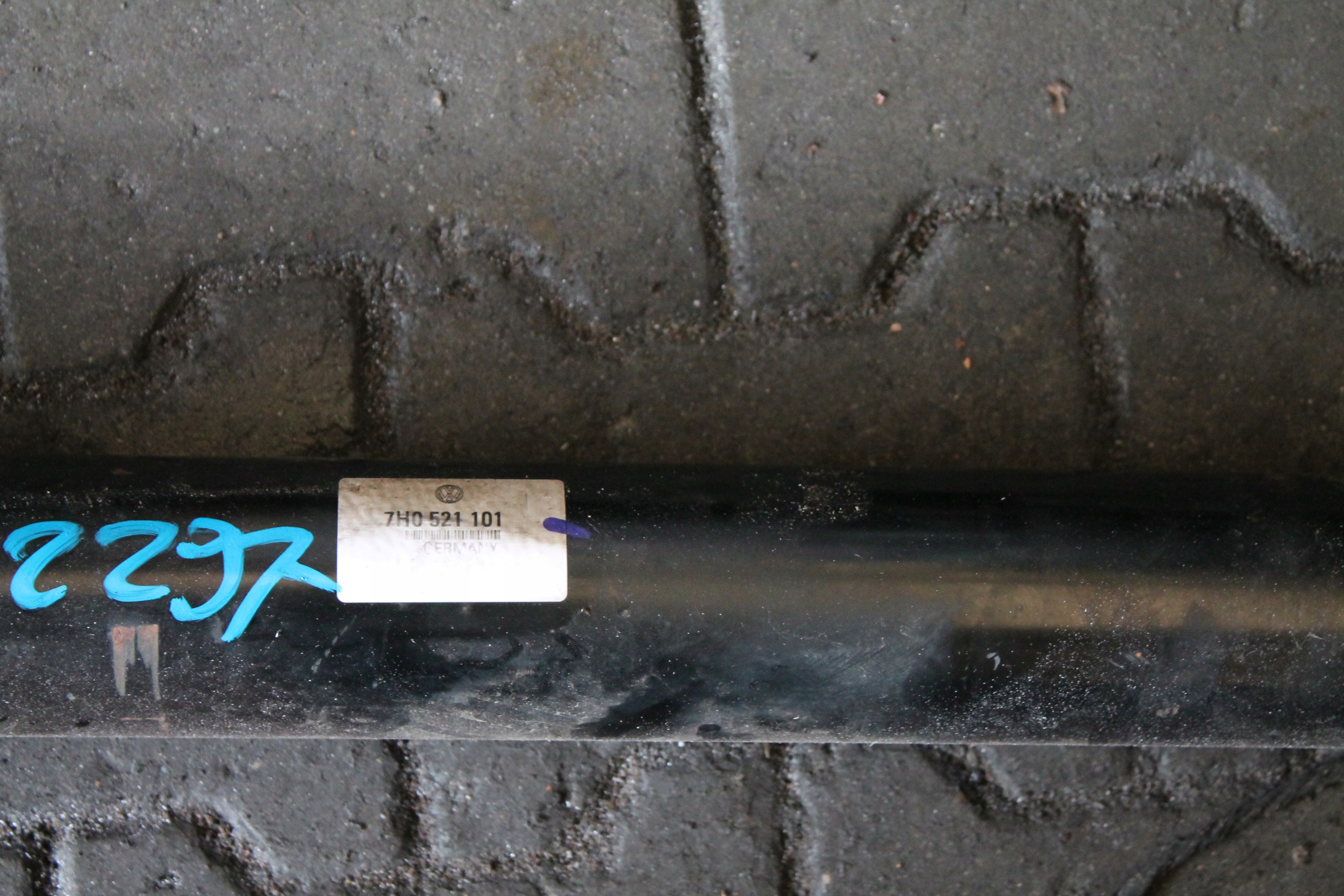 2297. cardan VW T5 T6 7H0521101