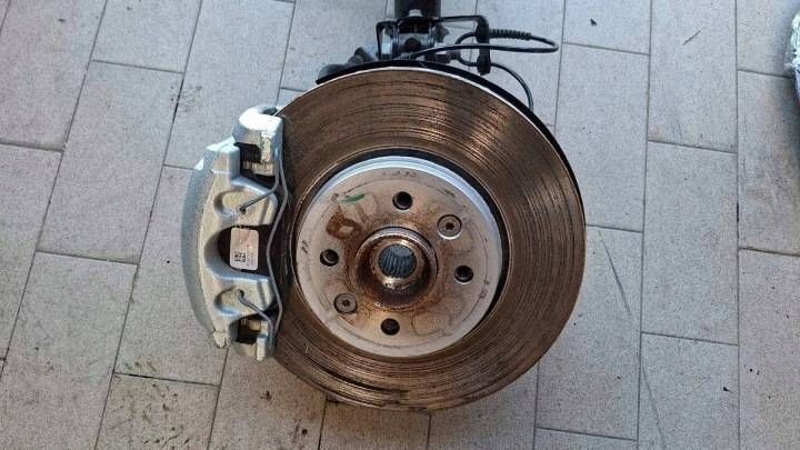 McPherson swing shock absorber front str left Renault Clio VI 543025231R