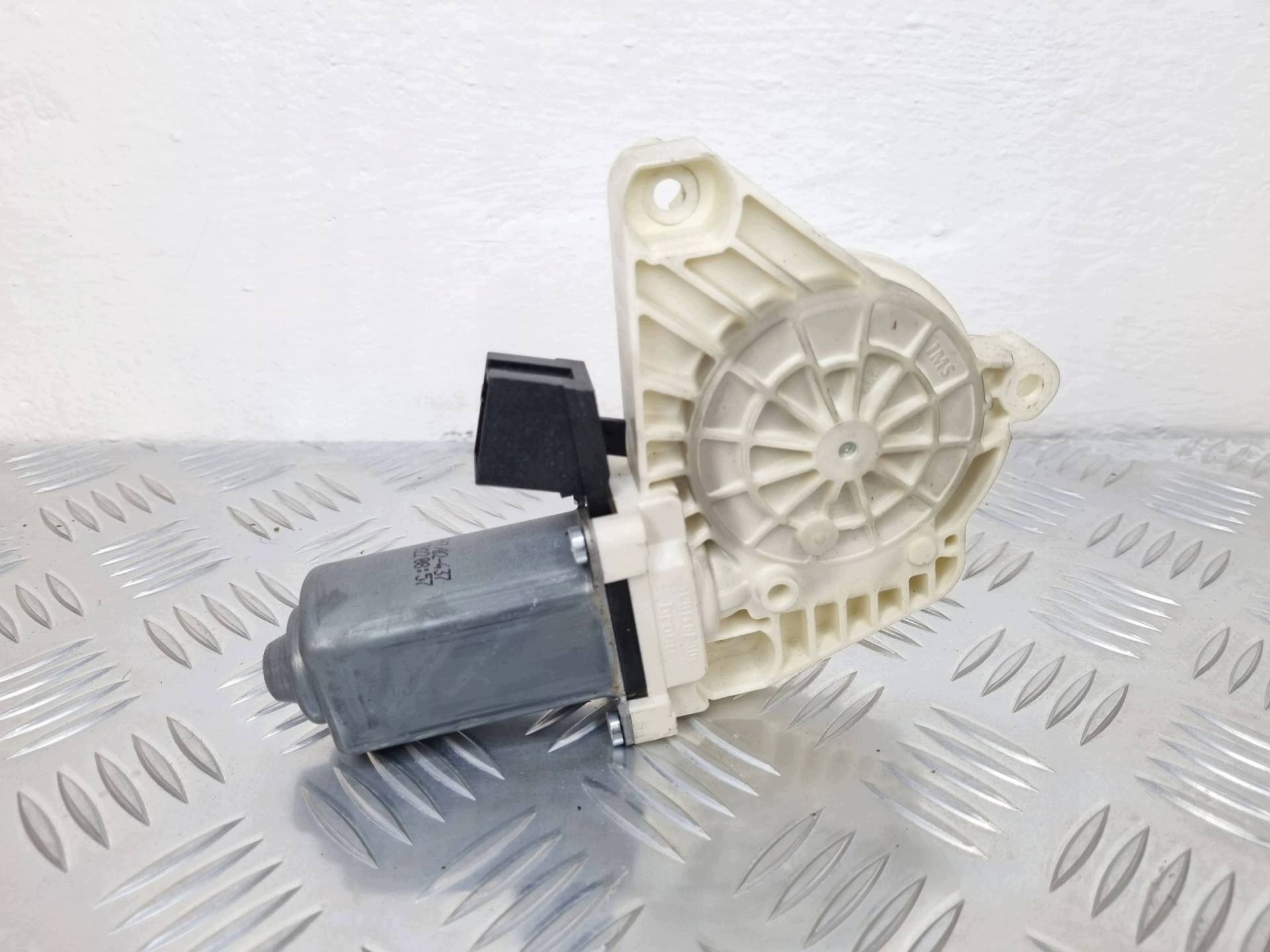 mini motor windows rear part left side Mercedes-Benz S W221 facelift 2012
