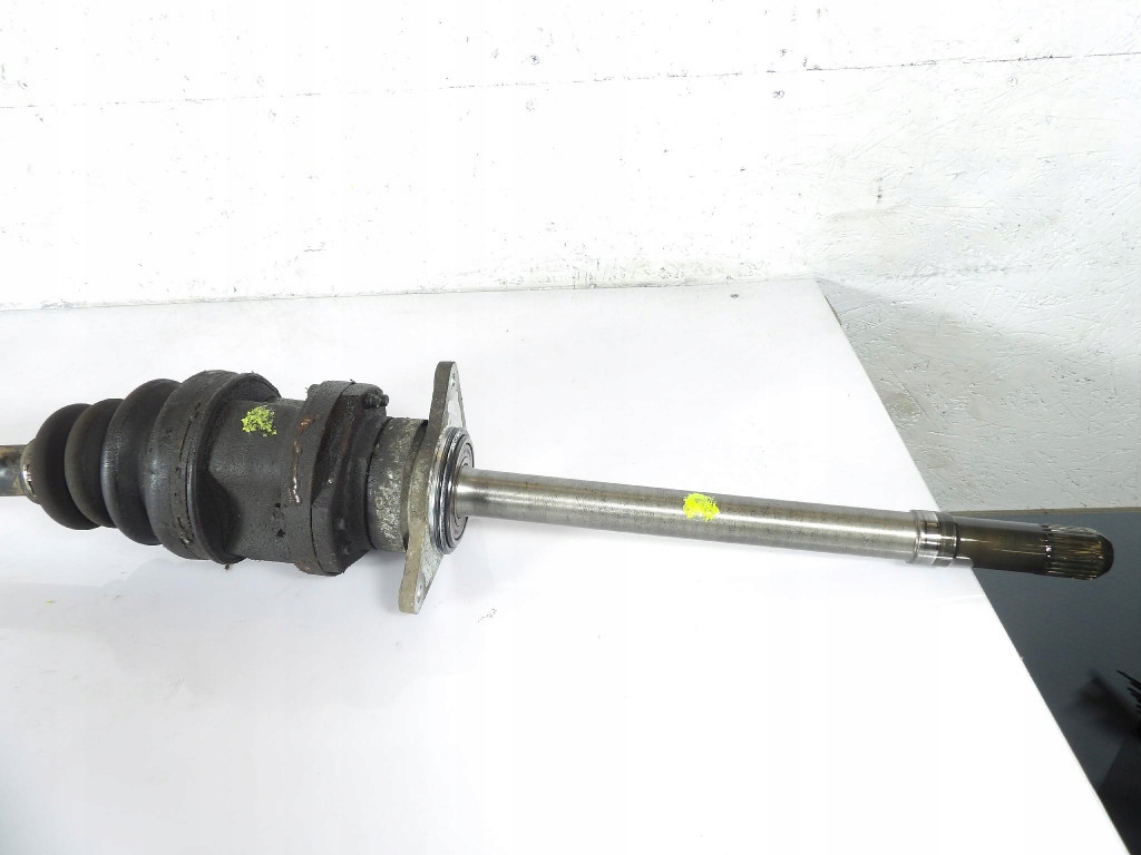 INFINITI G37 3.7 V6 semi-axis left front
