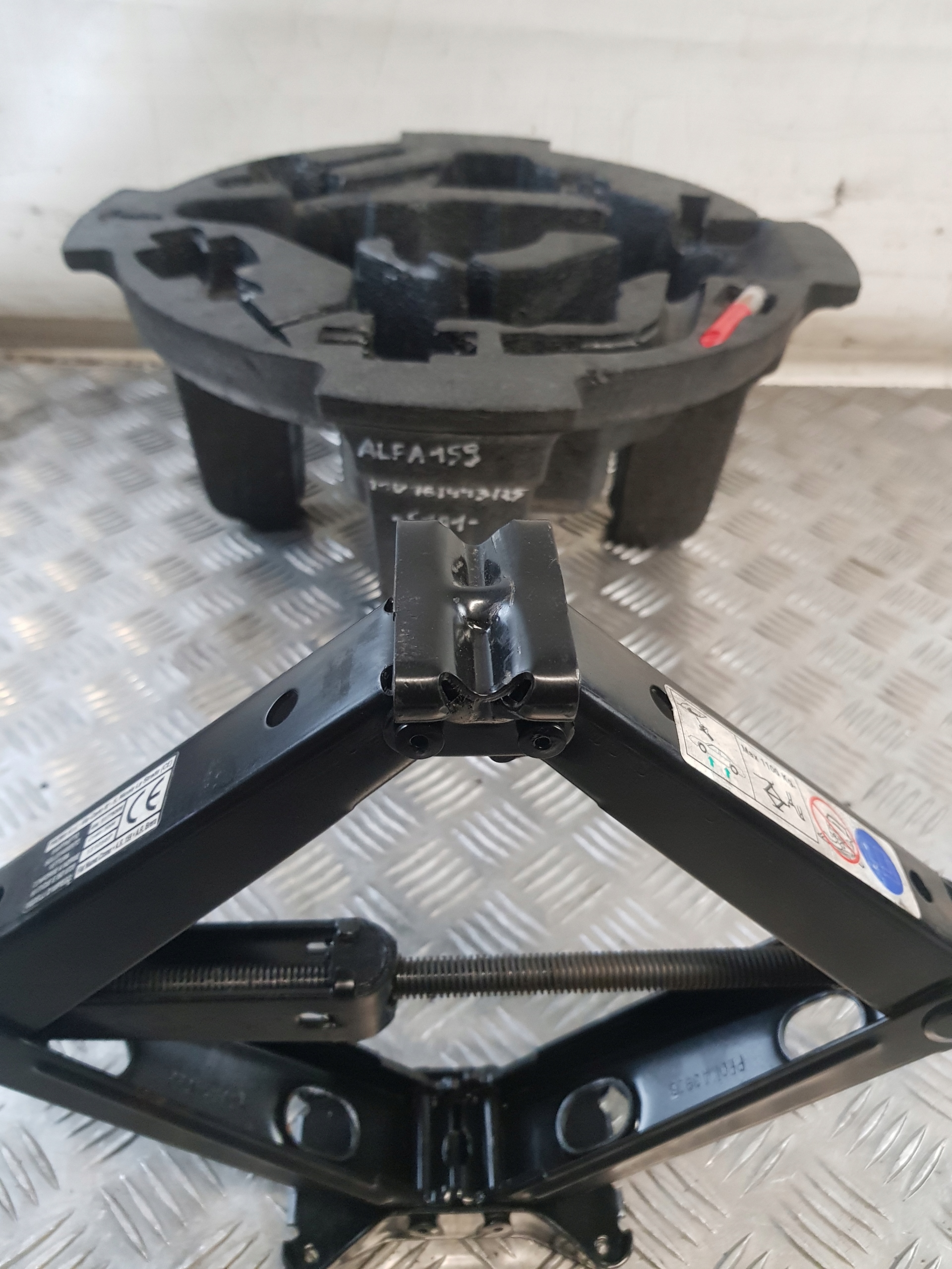 Cric Roues Levier de vitesse Clé ALFA ROMEO 159 07R