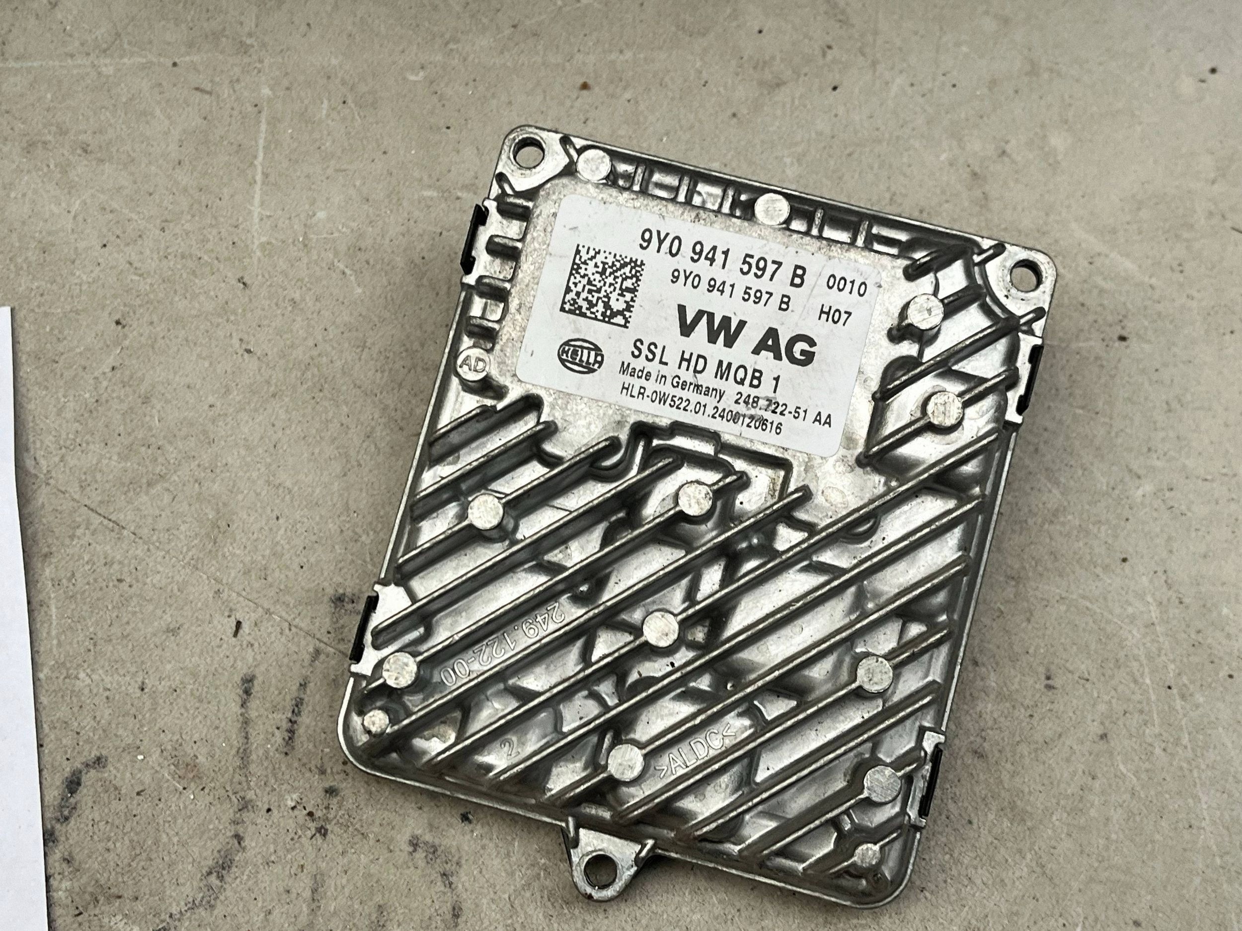 control unit LED REFLEKTORA VOLKSWAGEN TIGUAN 9Y0941597B @M