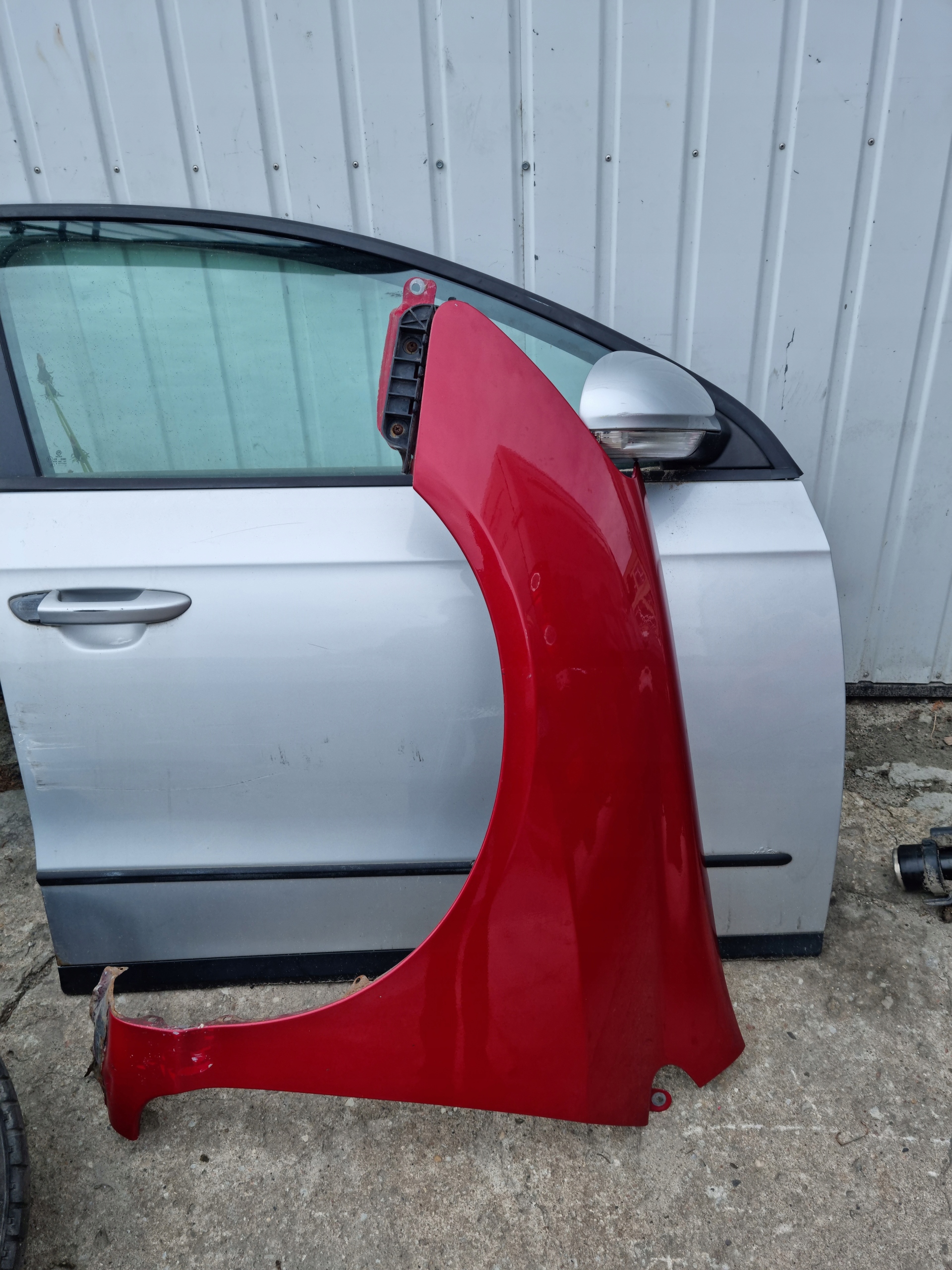 Honda Civic VII błotnik lewy przód 04-06r lift HB