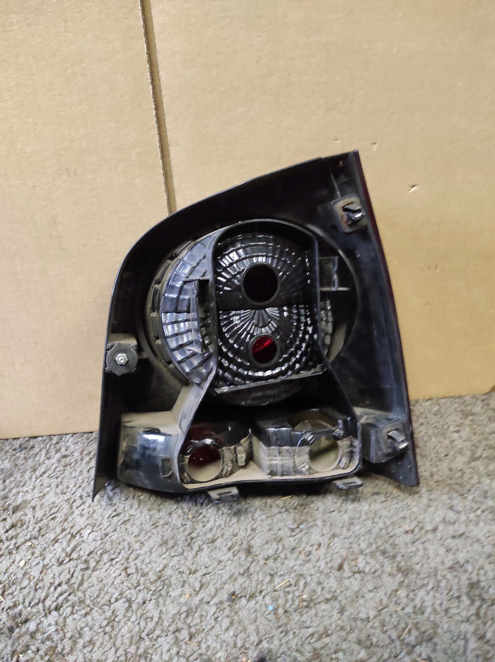 light left rear VOLKSWAGEN POLO 9N 965347
