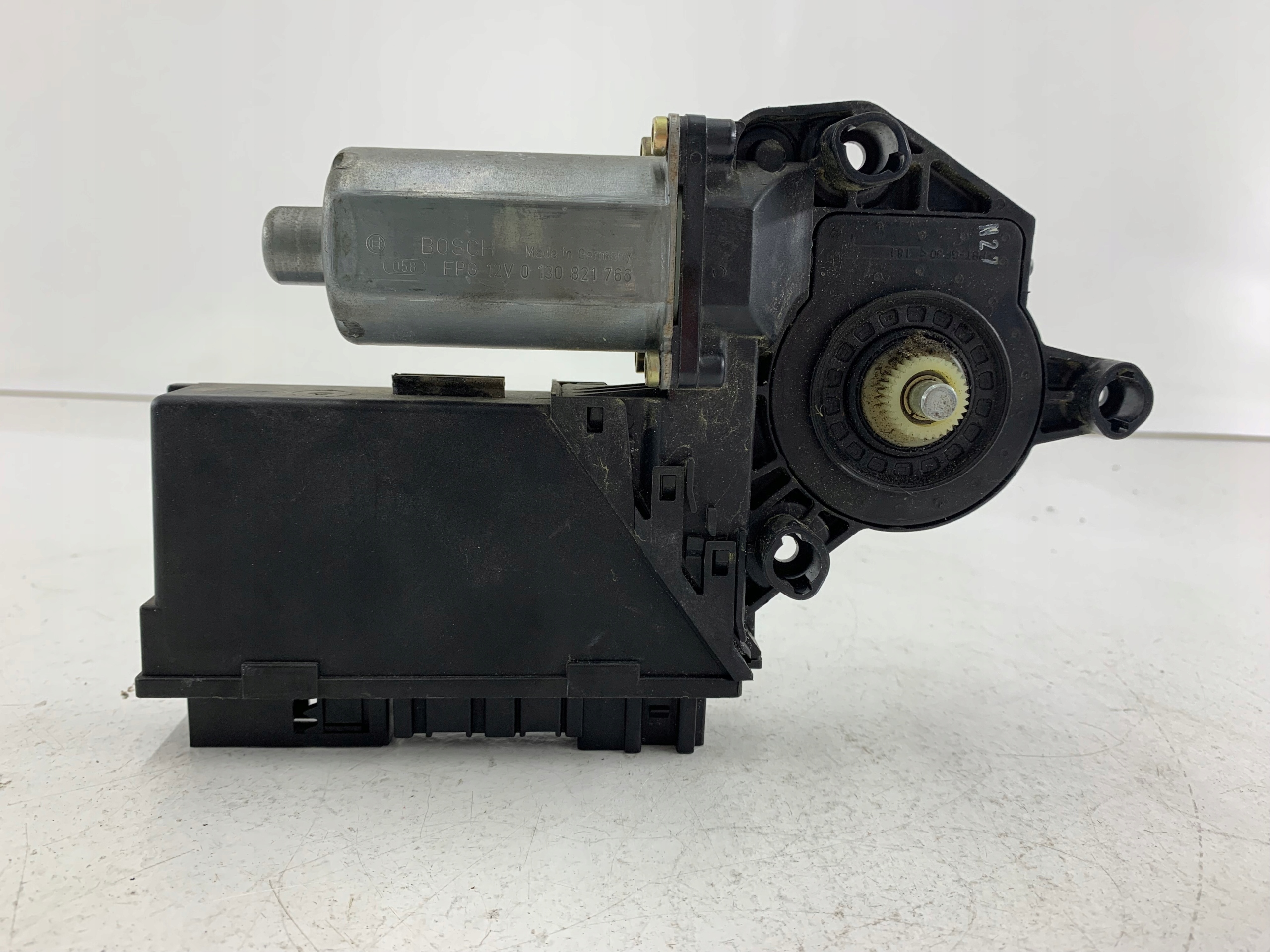 AUDI A4 B6 mini motor windows right rear part 8E0959802A
