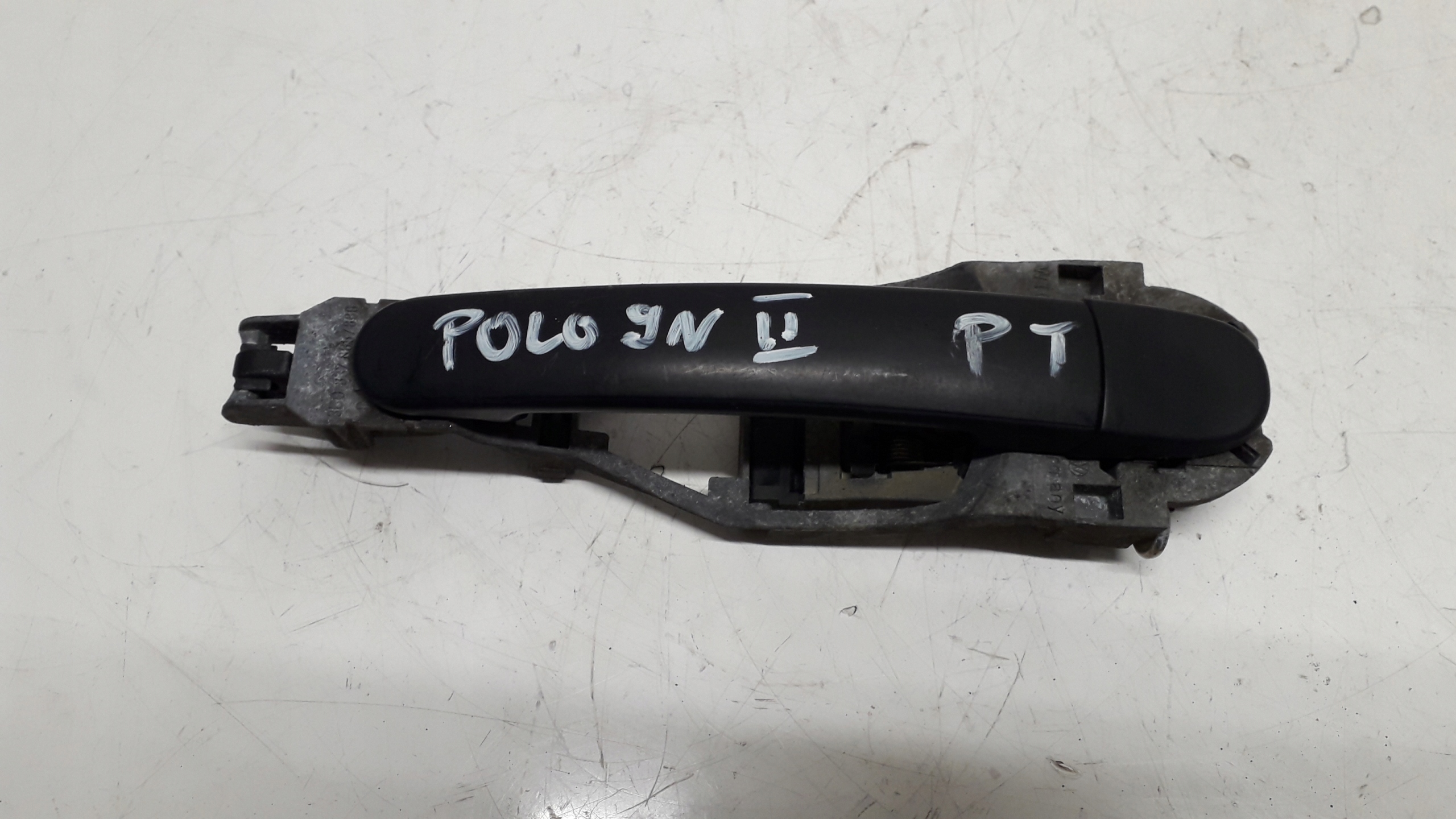 VW POLO 9N 5D 01- KLAMKA PRAWA TYLNA ZEWNĘTRZNA