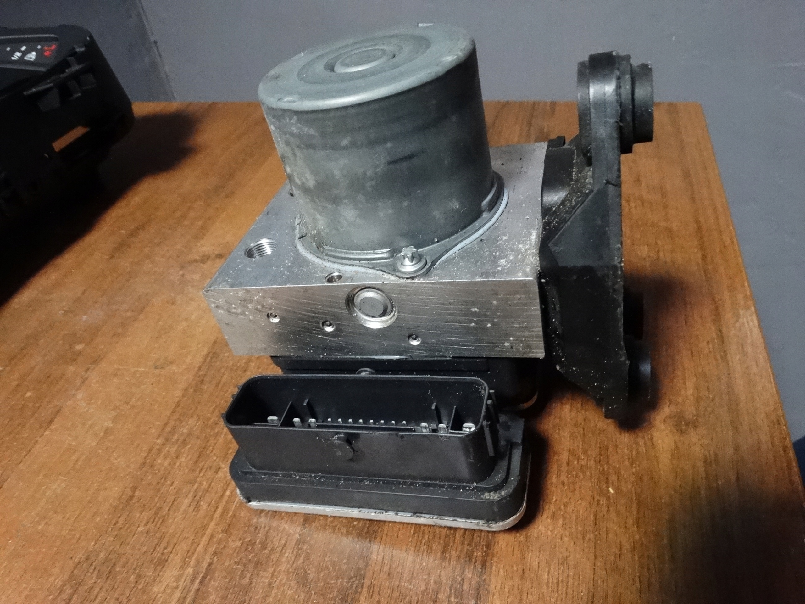 IDEAL control unit pump ABS AUDI A6 A7 C8 1 9