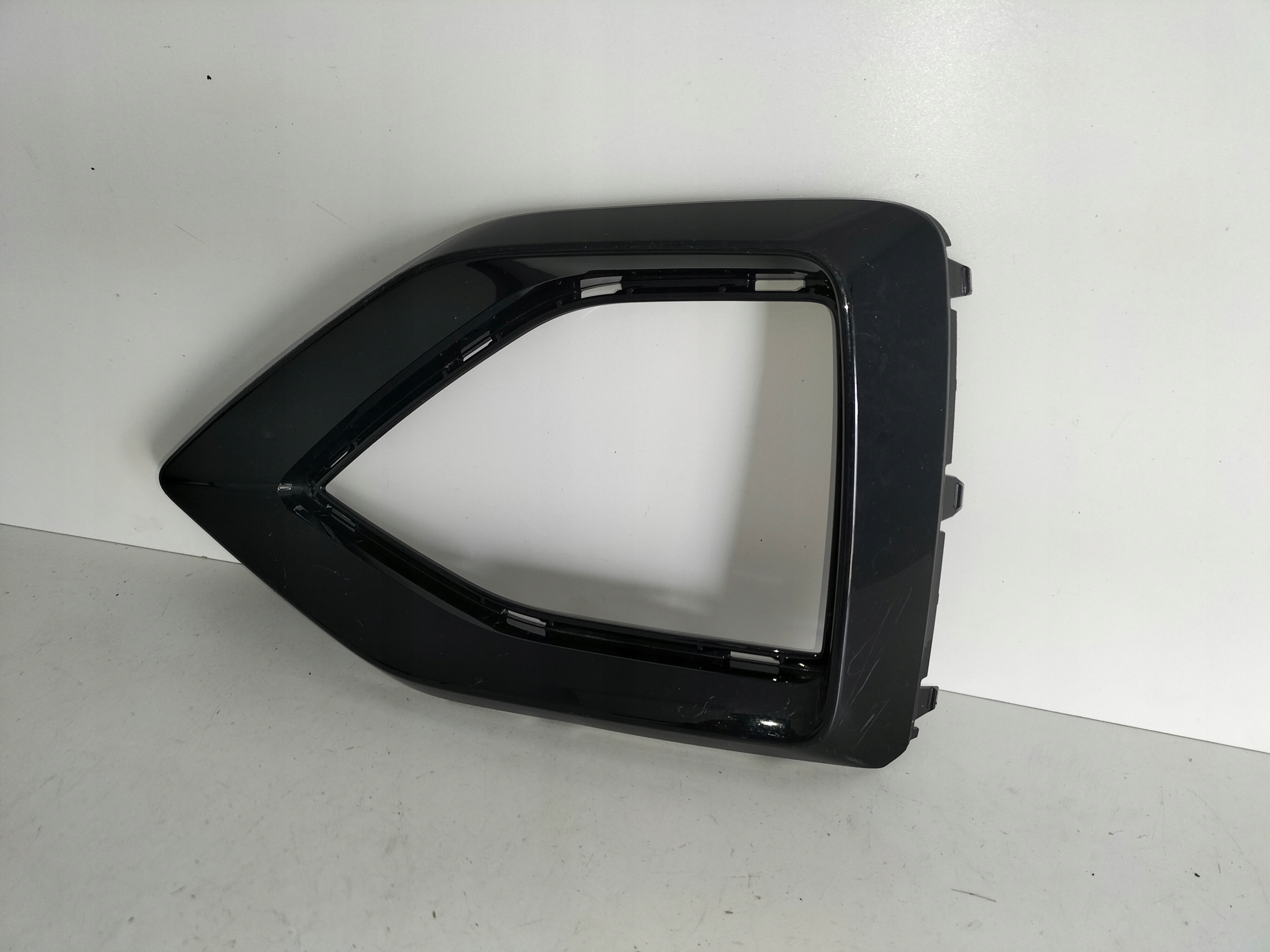 grille grid of a bumper front left AUDI Q2 LIFT 21