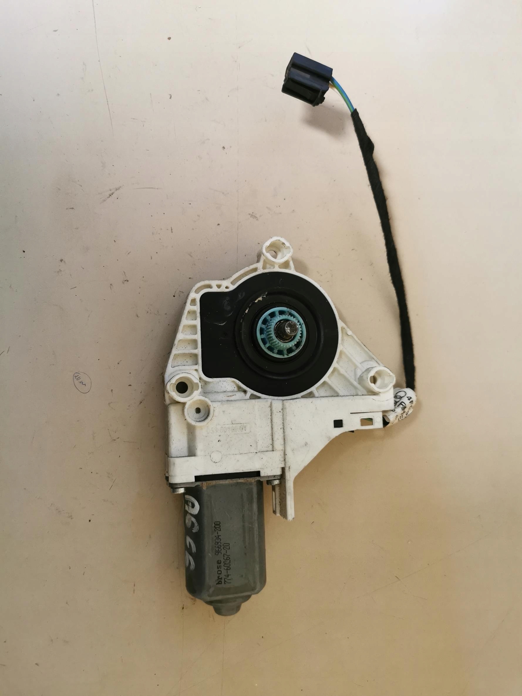 mini motor windows right front AUDI A6 C6 8K0959802A 04-11