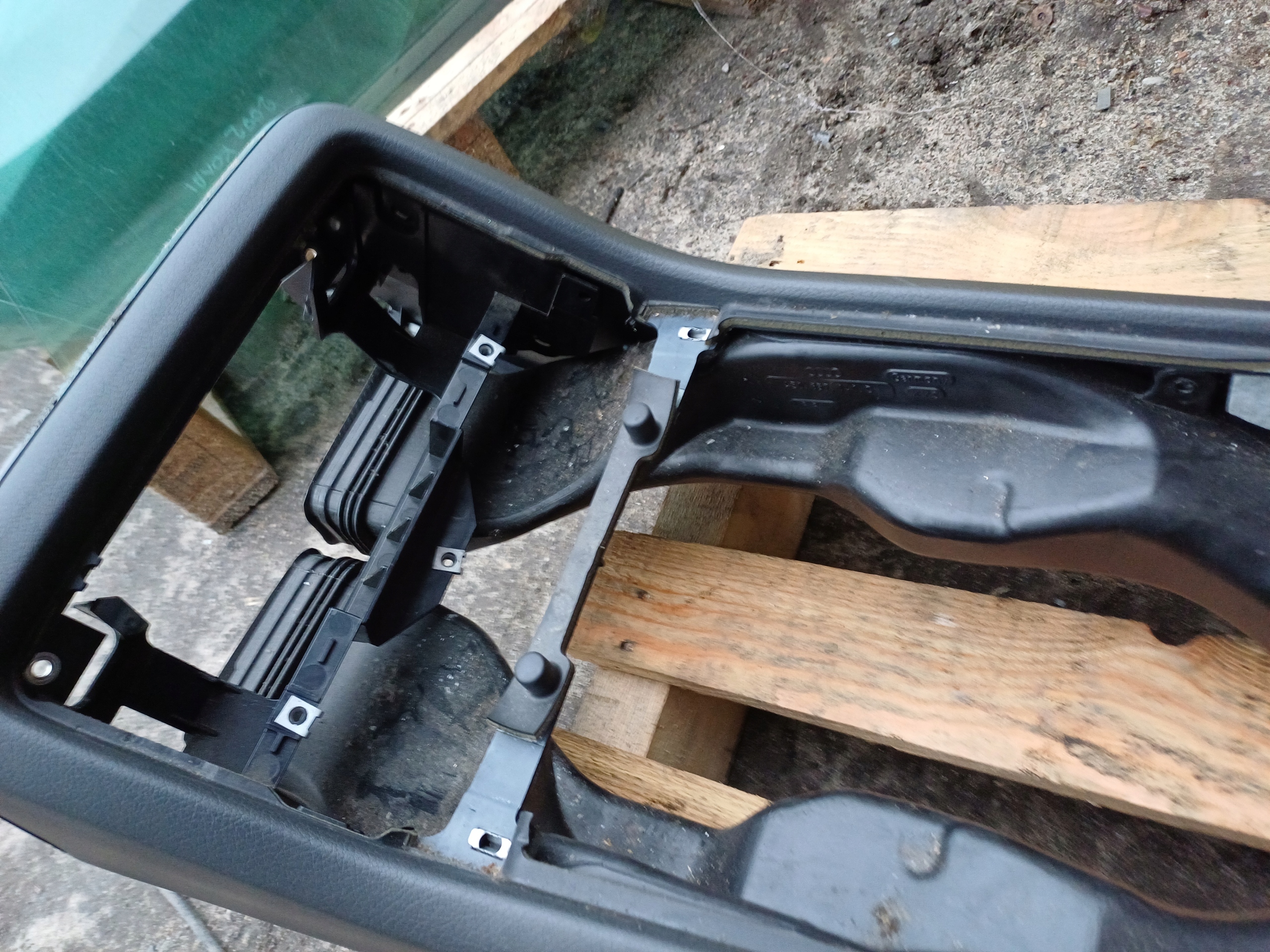 AUDI A8 D3 Handschuhfach mitte TUNEL