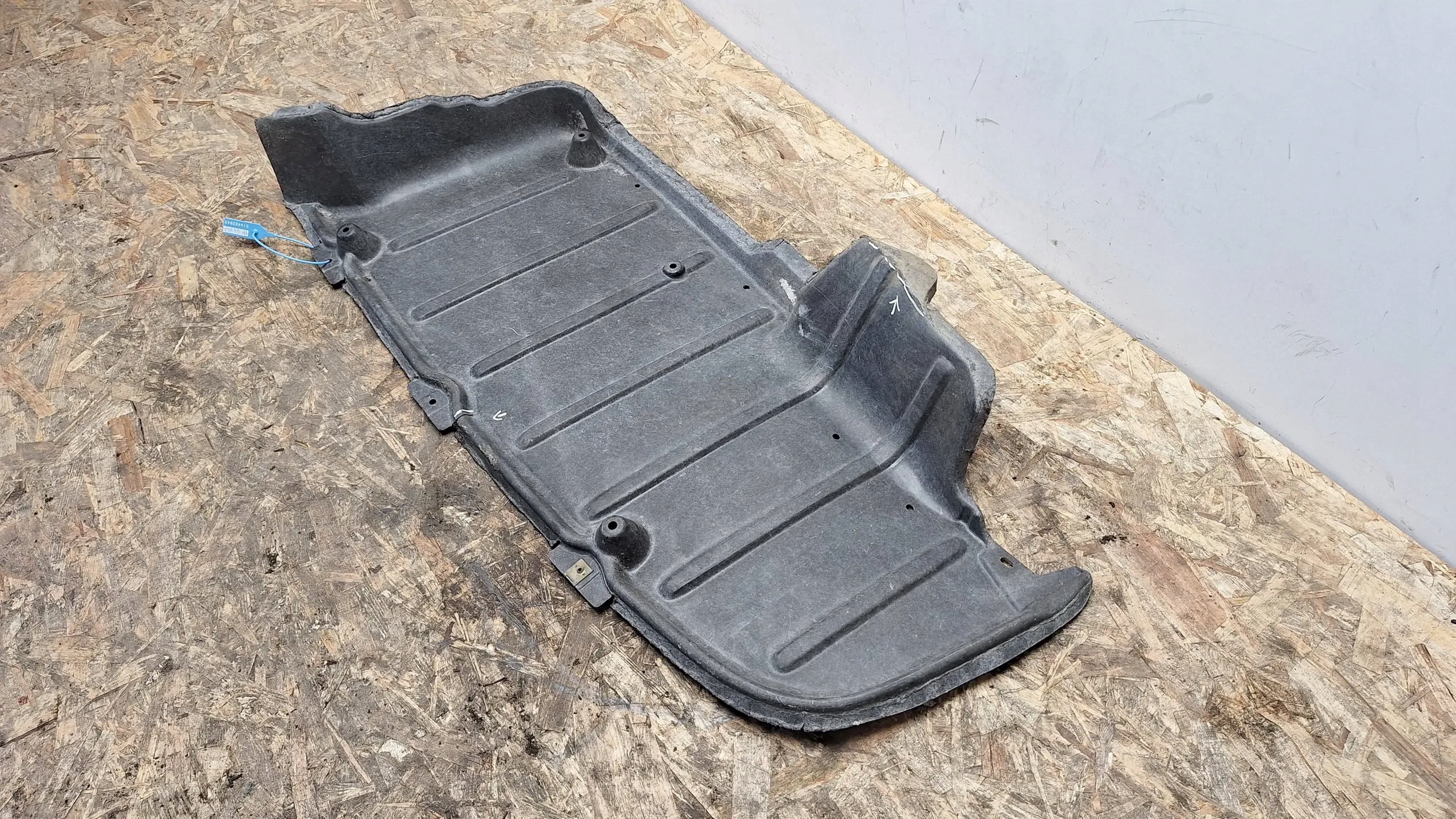 cover chassis 357825215 Volkswagen VW PASSAT B3