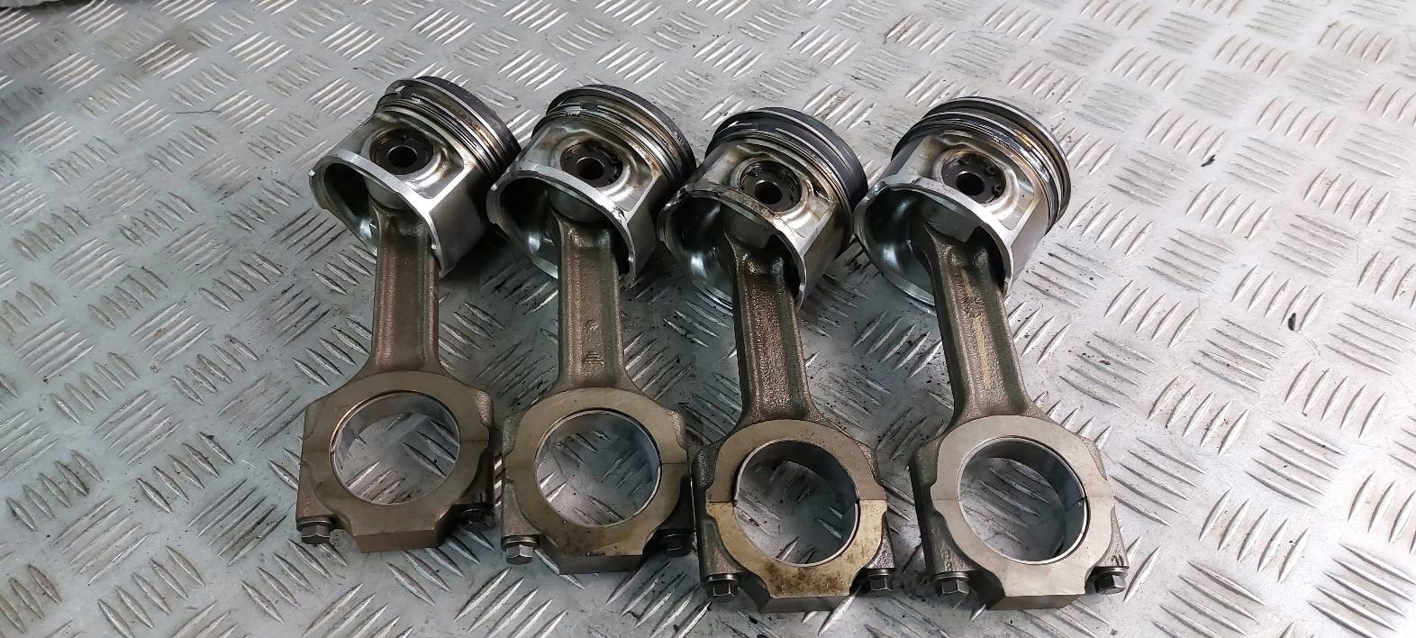 pistone + Biella ALFA ROMEO 147 e 1.9 JTD