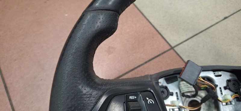 lenkrad OPEL ASTRA J 13351022