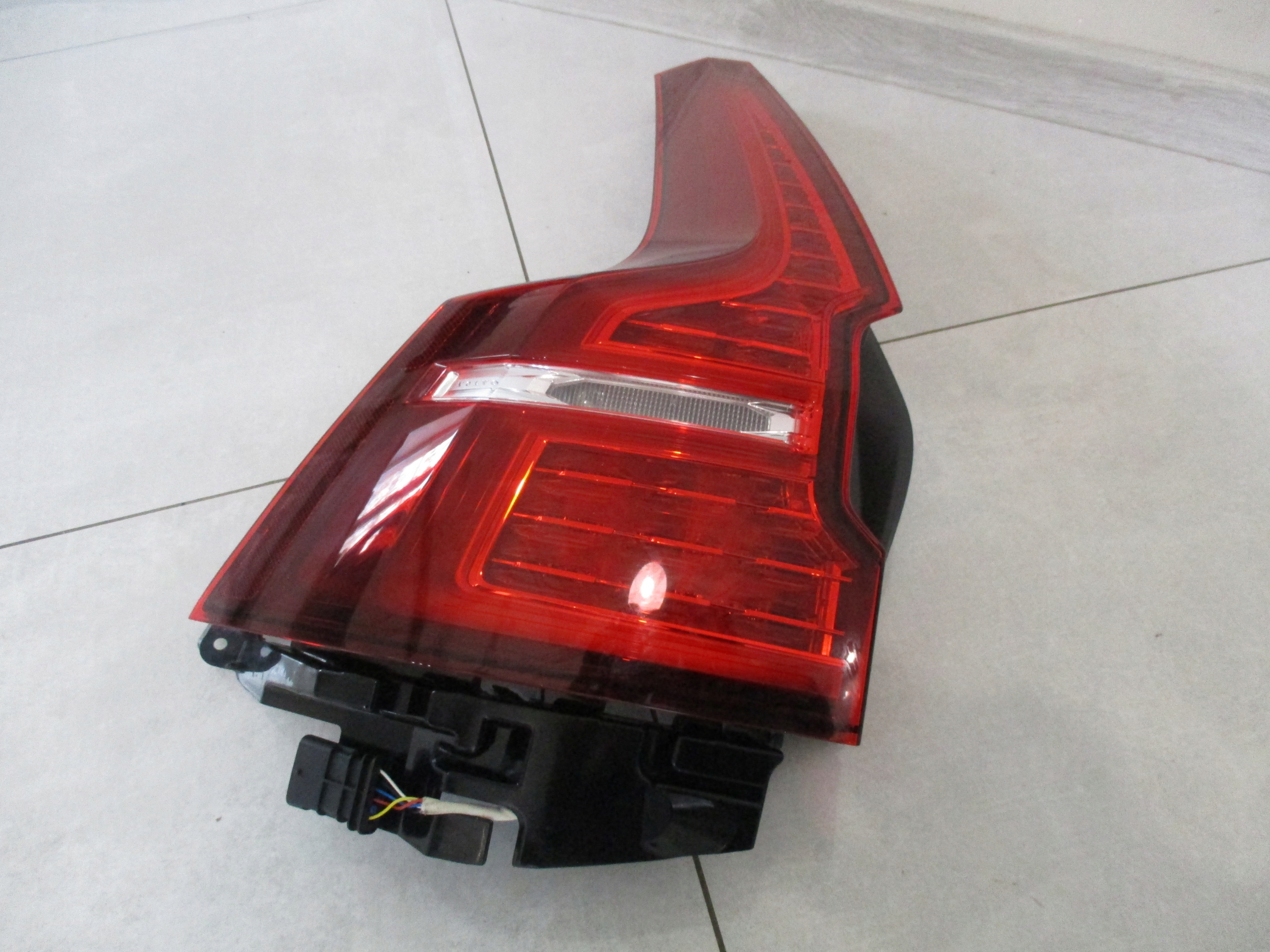 light left rear part Volvo V60 2, 18r- 32228898