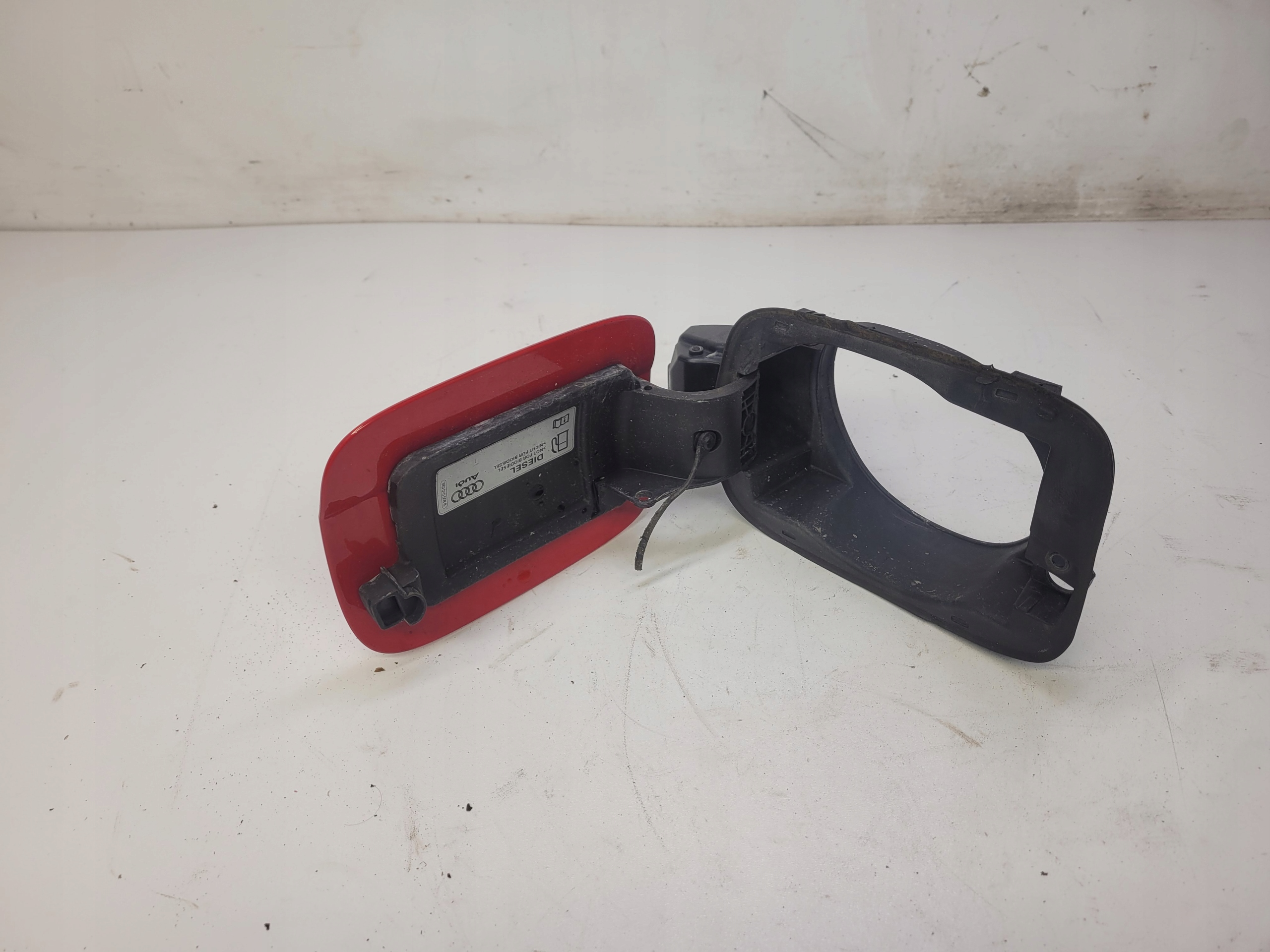 Volet trappe carburant Carburant AUDI A4 B8 8K0809999A LY3J