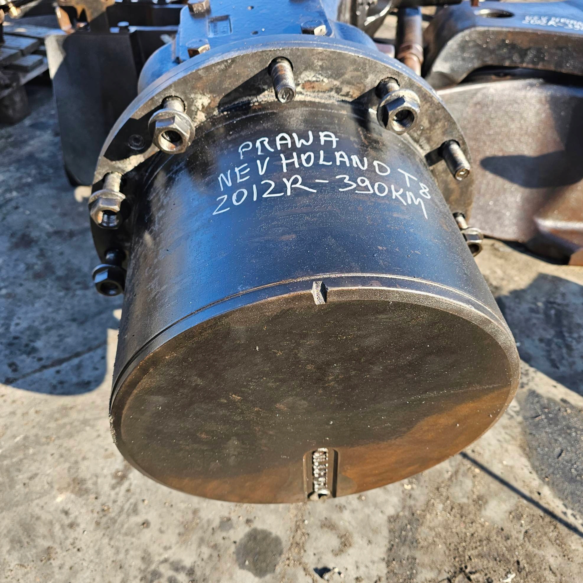 ZWOLNICA left right front NEW HOLLAND T8.390