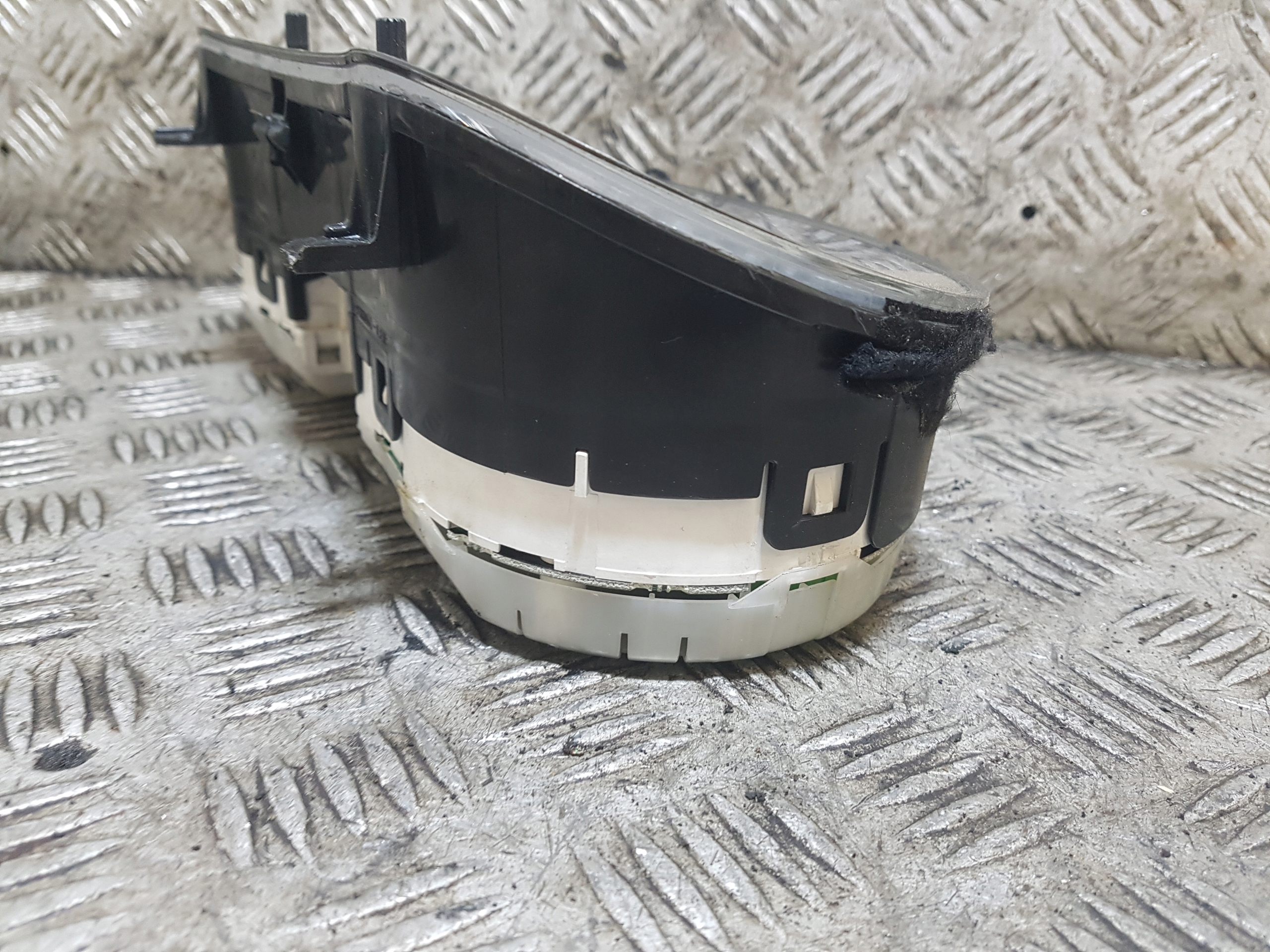 dials dials AUDI A3 8L 1.8 B 8L0919860E