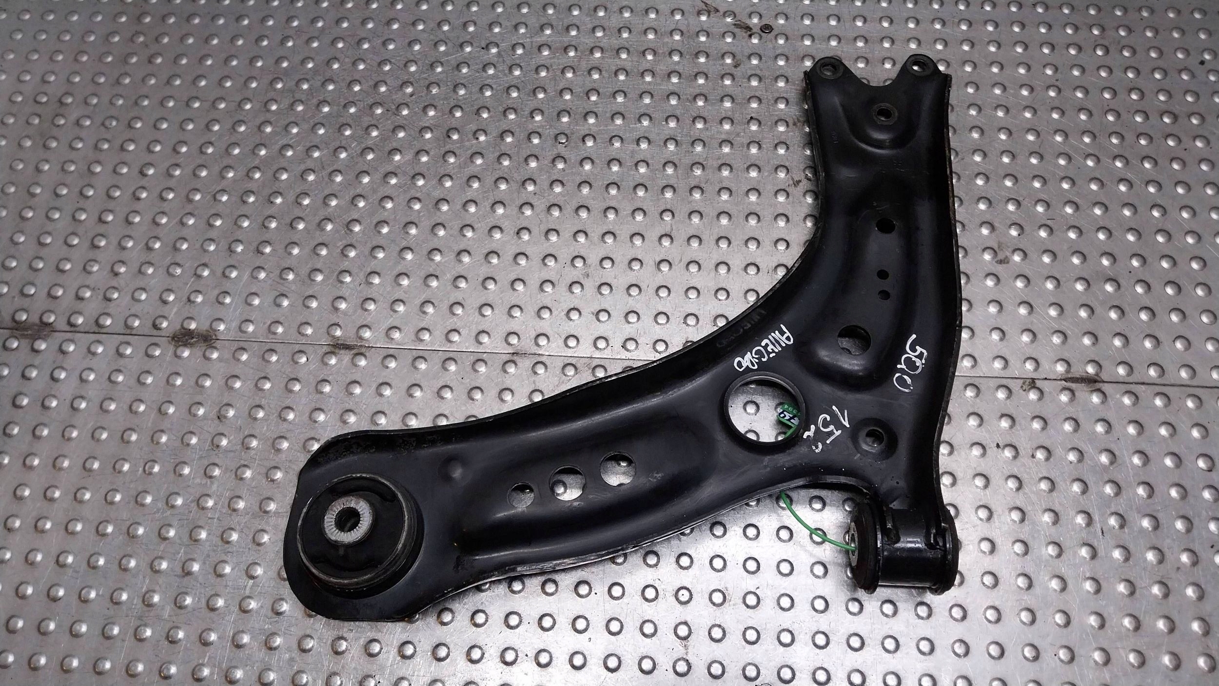 arm right front 5Q0407152L AUDI A3 8V VW GOLF VII LEON III OCTAVIA III