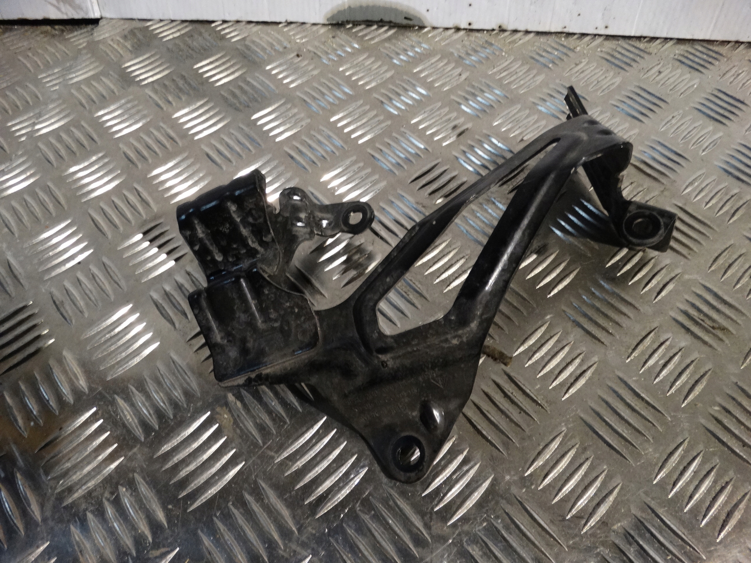 IDEALNA bracket PORSCHE PANAMERA 971 1