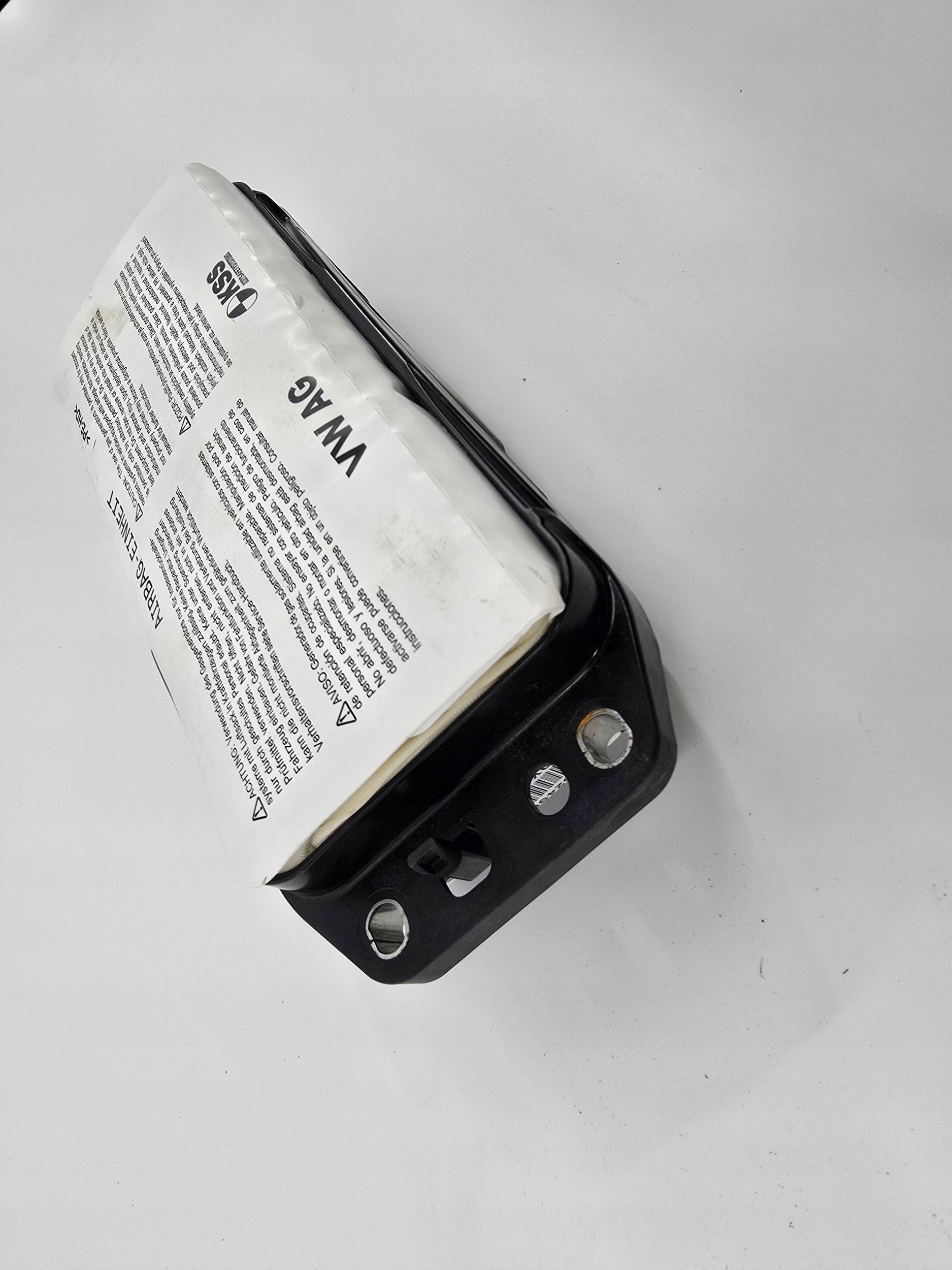 подушка безопасности пассажира lamborghini URUS 4M8880204F