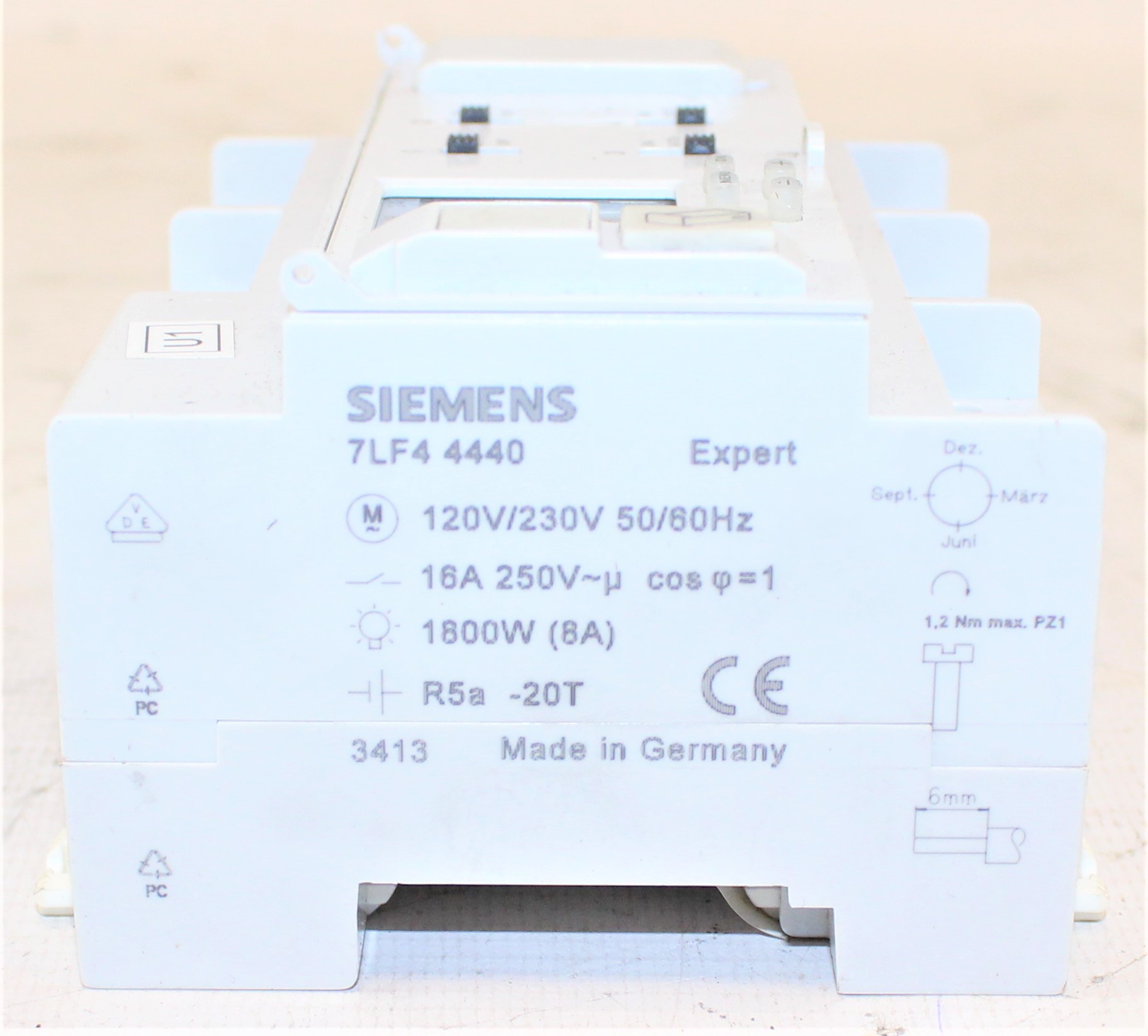 Programowalny wyłącznik czasowy 7LF4 4440 SIEMENS Kod producenta 7LF4 4440