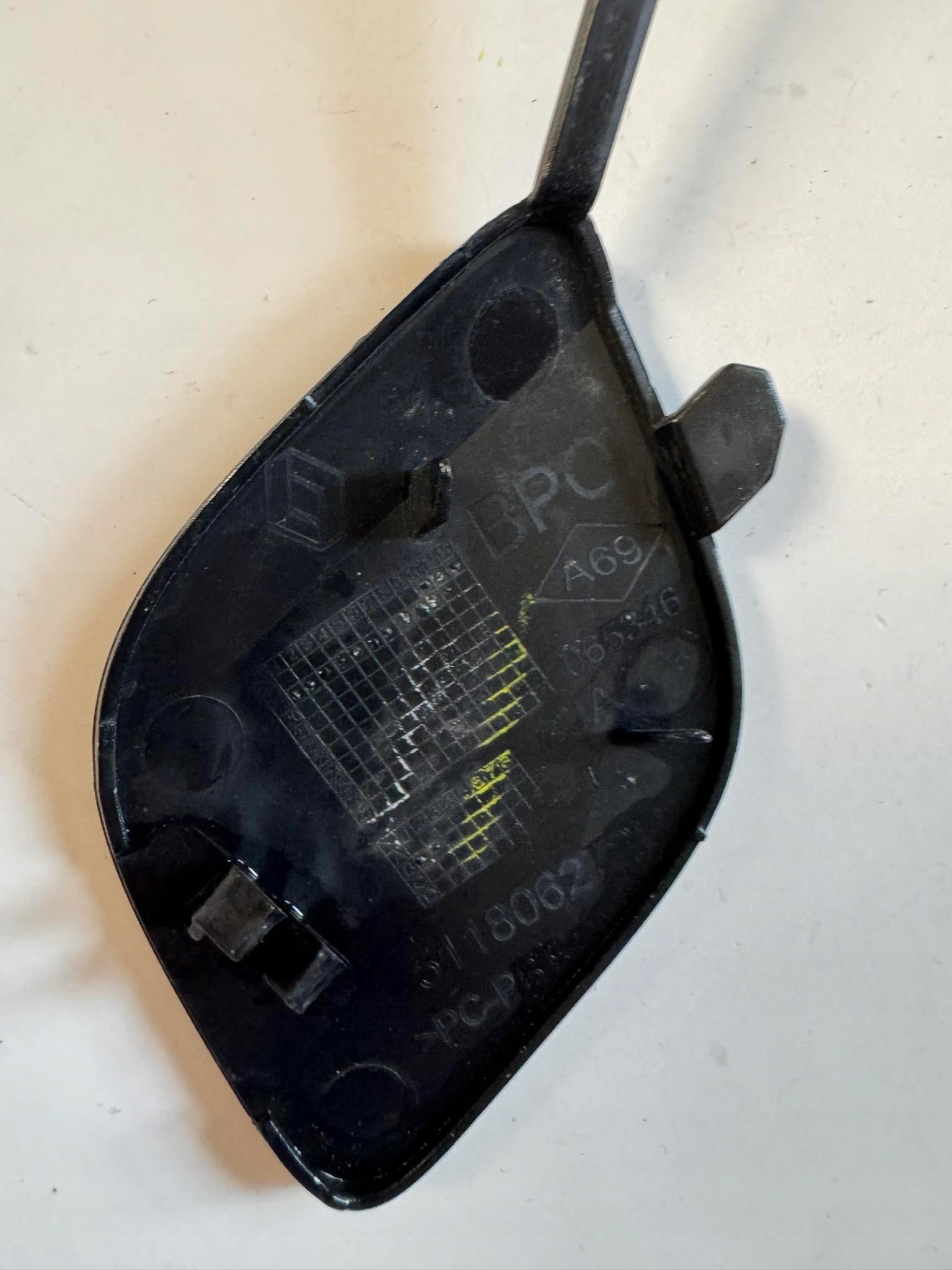 RENAULT CLIO V 18-19r. -> abschleppöse der stoßstange vorne 511806272R