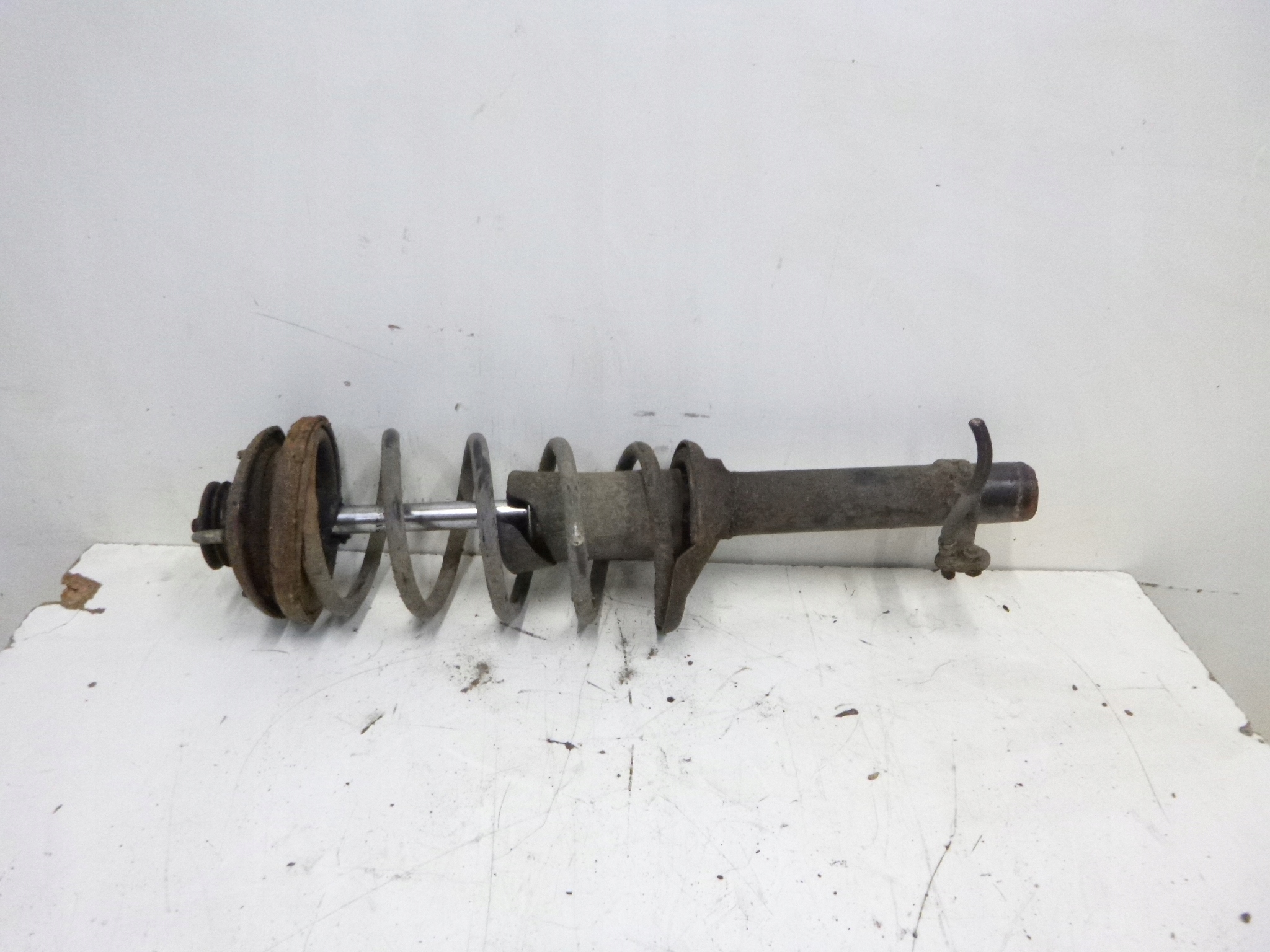 shock absorber front left Honda HRV 1.6 1999r. 51602-S2H