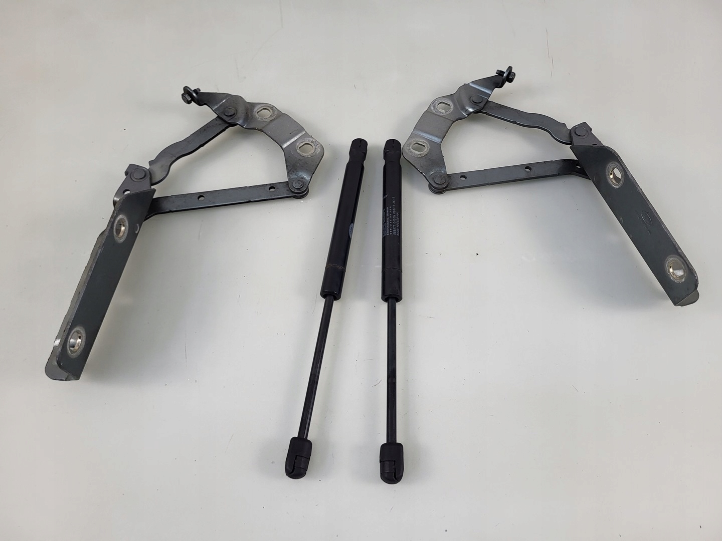 bonnet hinges silowniki hinge 1BC LRC943 Range Rover EVOQUE L538 LIFT