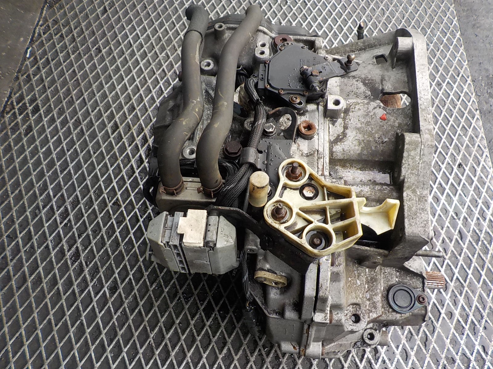 RENAULT GRAND SCENIC II 2.0 B ORG does not have KONWERTERA gearbox, DP0088M