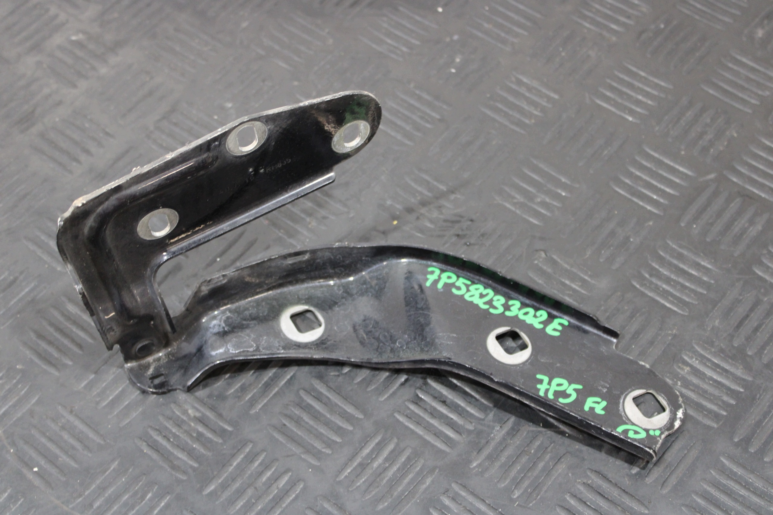 hinge bonnets right front 7P5823302E PORSCHE CAYENNE II 2 7P5 LIFT