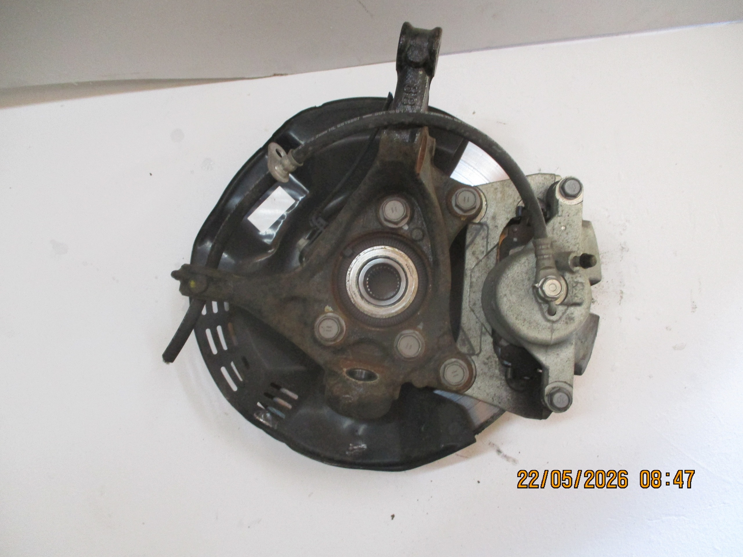 swing left TOYOTA COROLLA CROSS 2,0HYB 23R