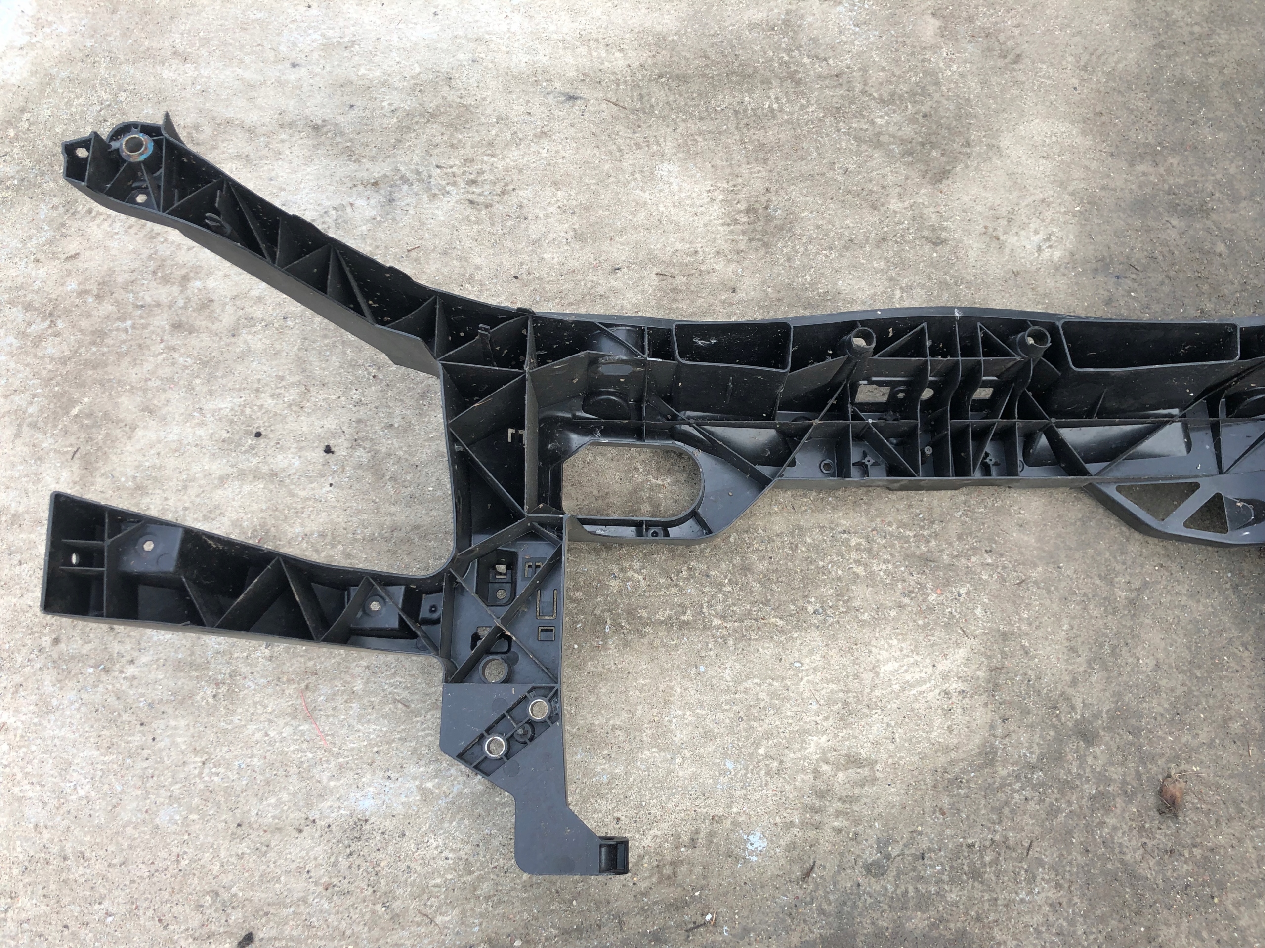 support panel for radiators front MERCEDES W910 A9108800500 without OKUCIA