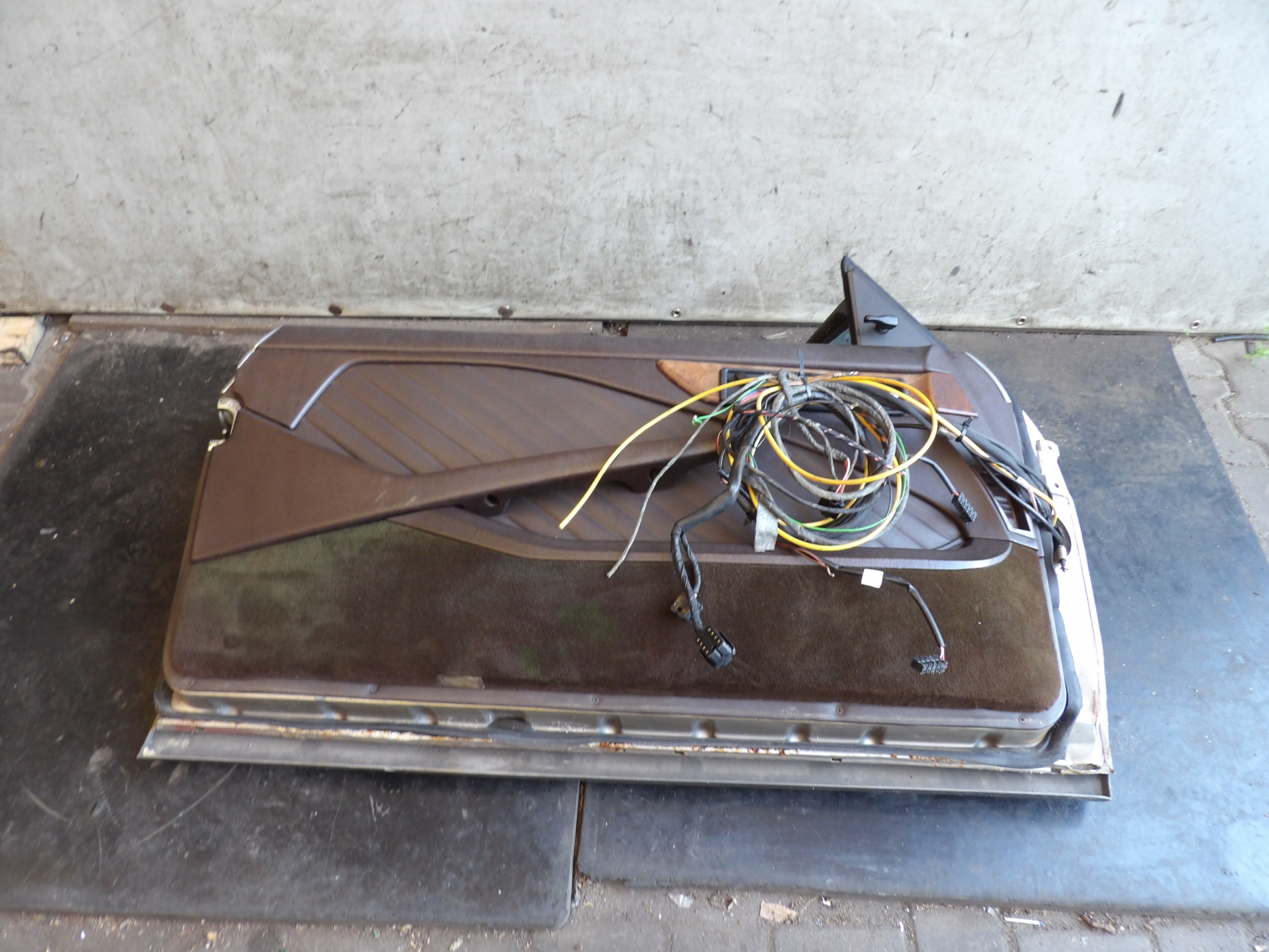 Mercedes W126 Coupe door front left lak. C273/1