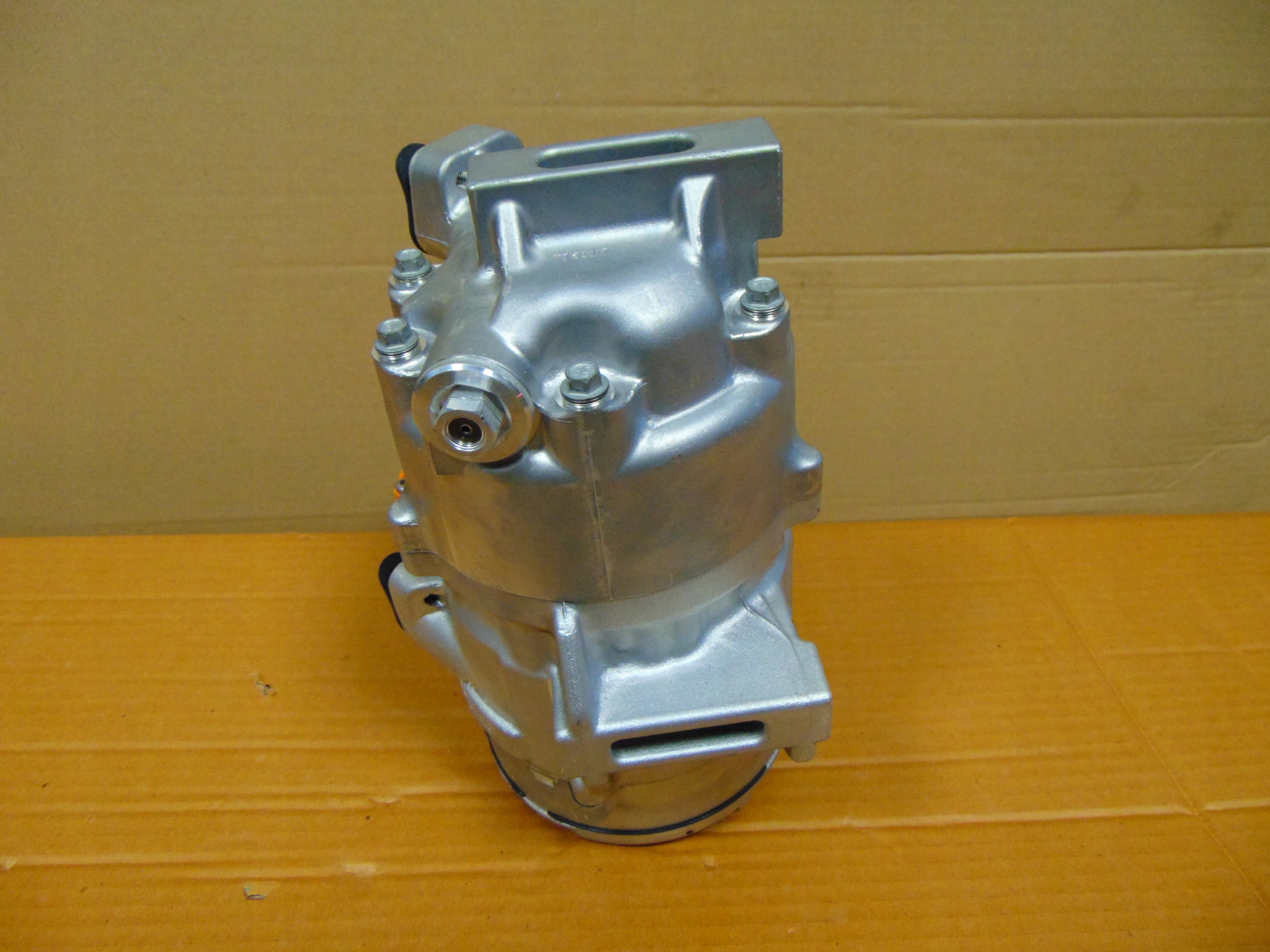 компрессор кондиционера renault AUSTRAL 926009057R