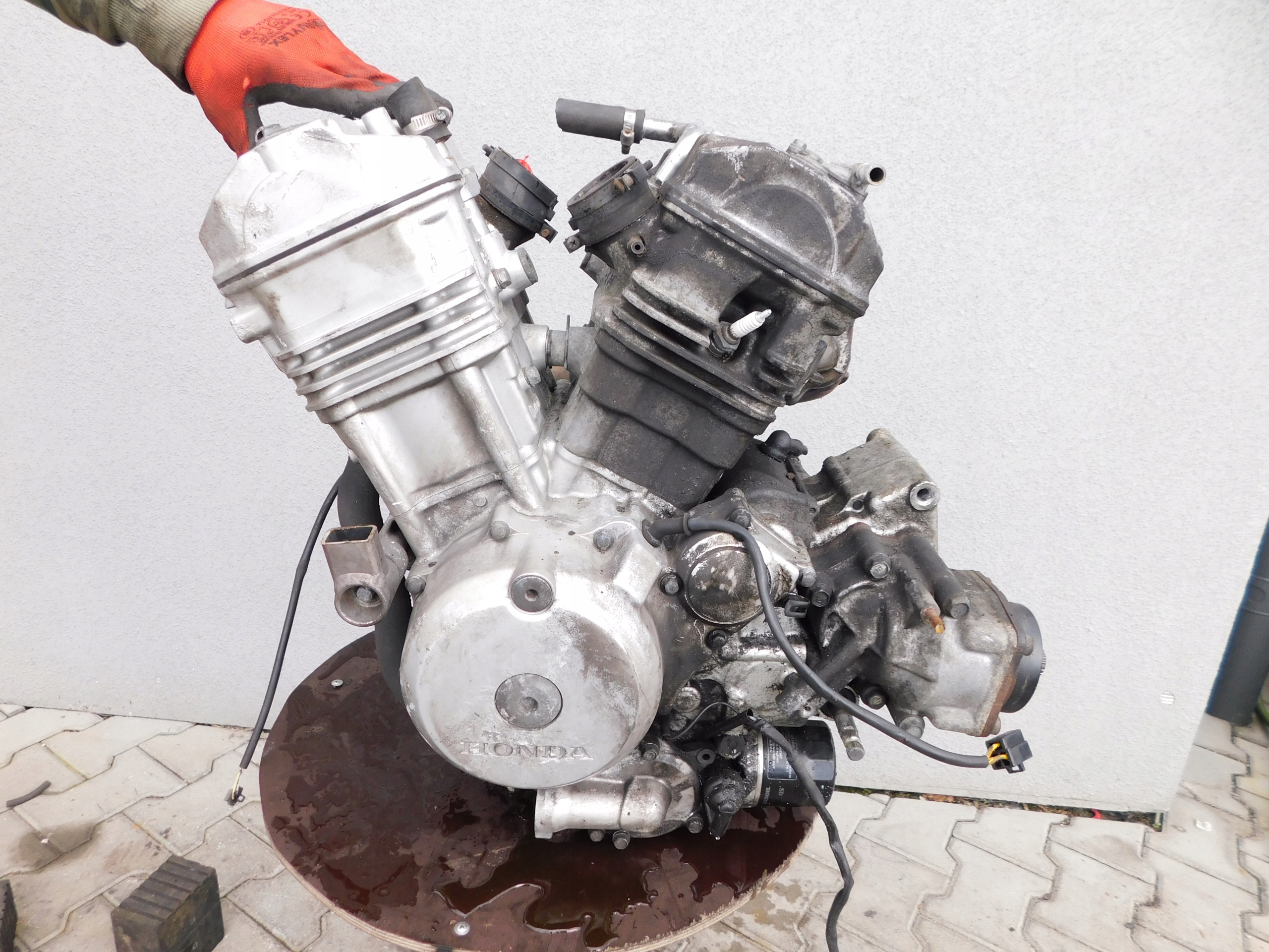 HONDA DEAUVILLE 650 ДВИГУН