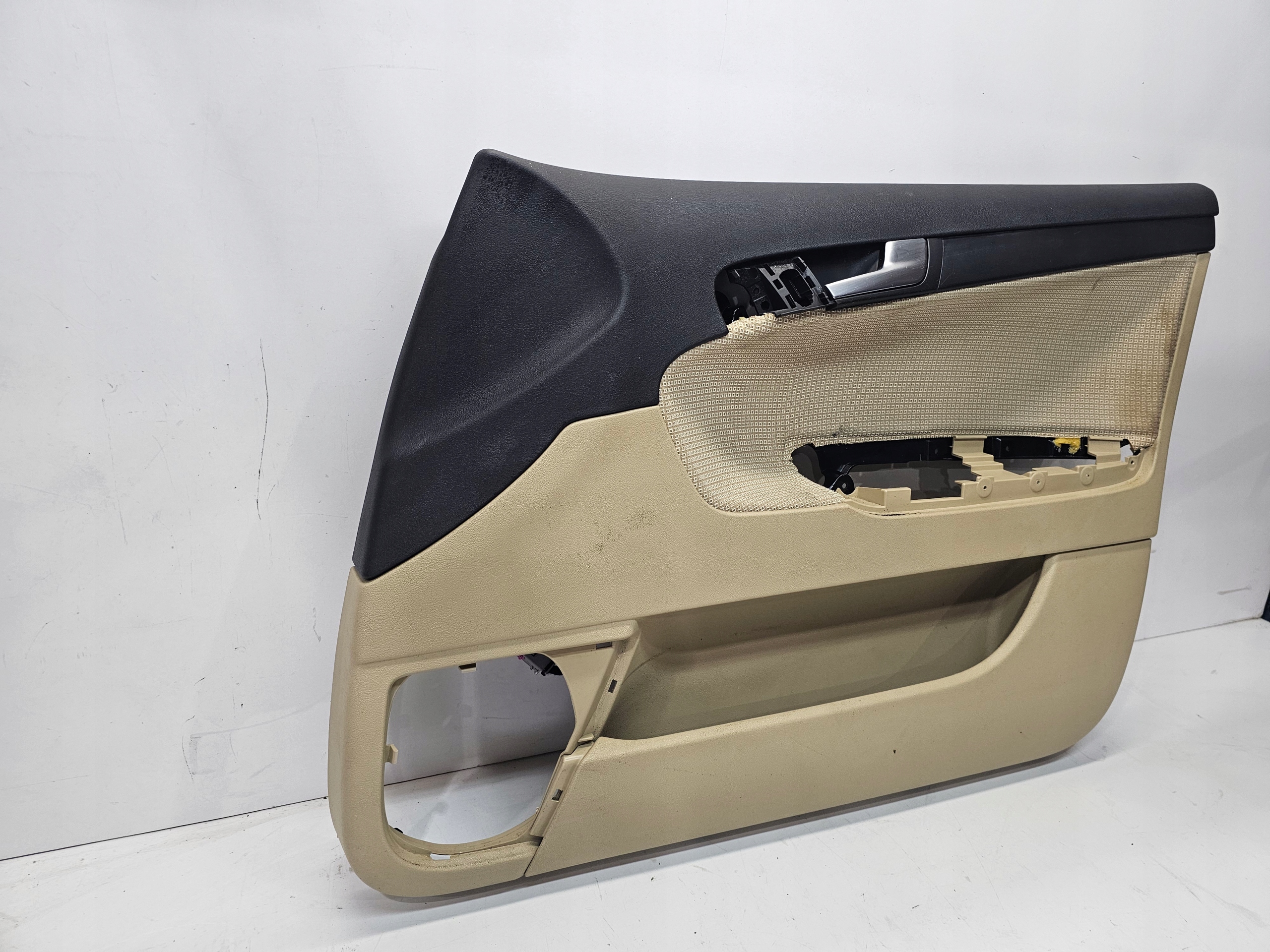 side door right front AUDI A3 8P 8P4867106 KREMOWY