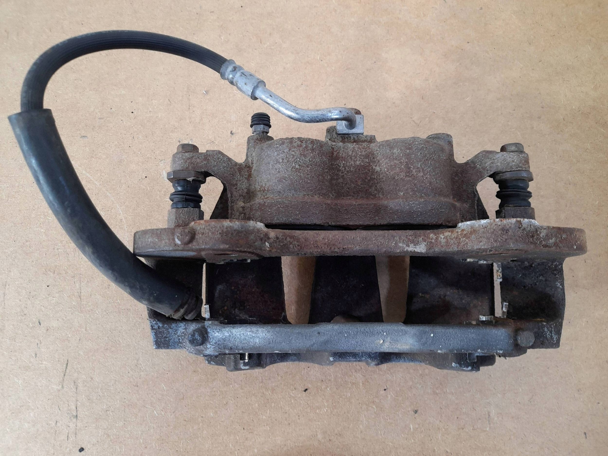 Chrysler Town & Country V caliper brake front left 17986801 (B901)