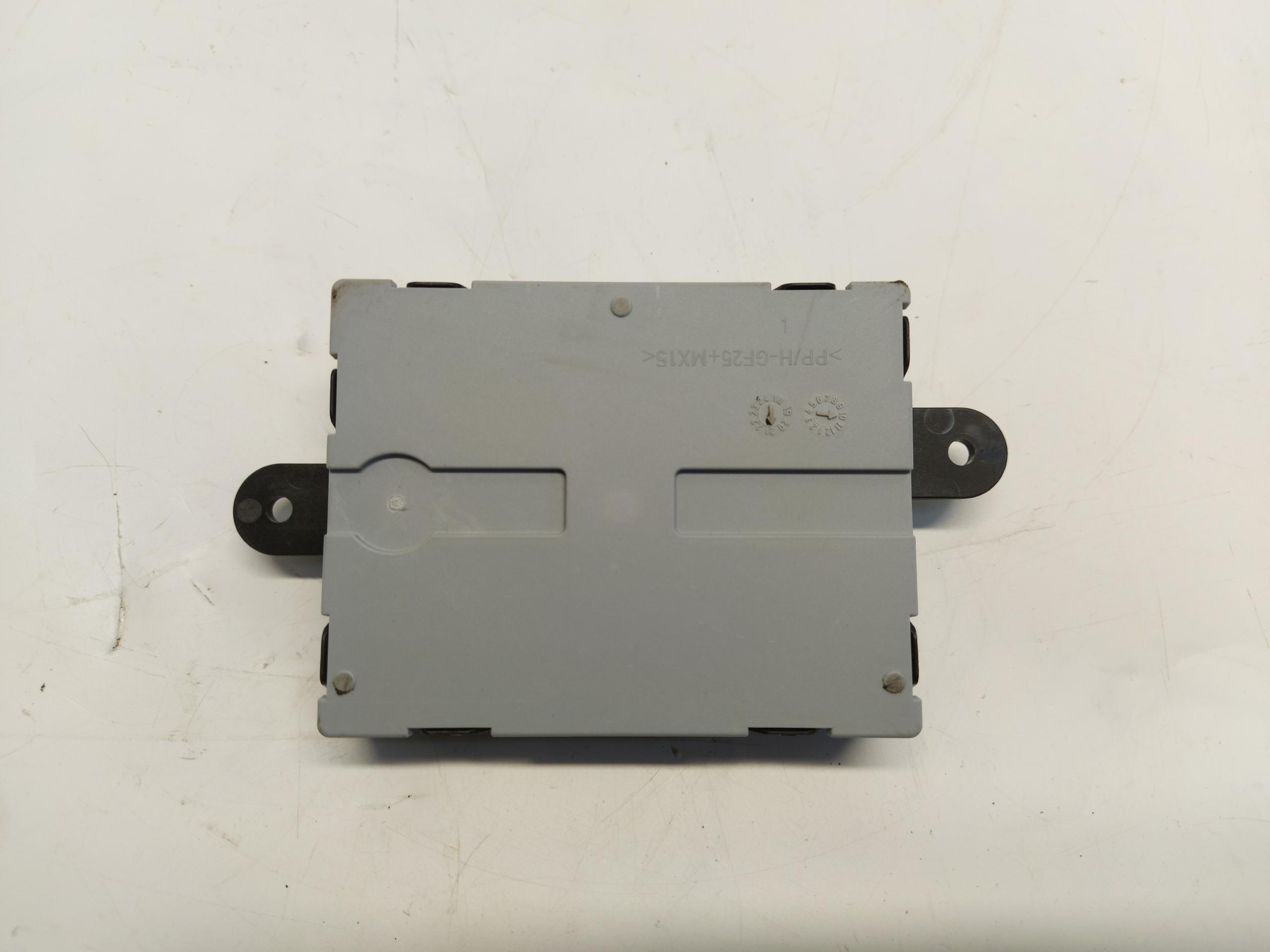 Range Rover VELAR L560 2.0d 2021r module control unit door left front