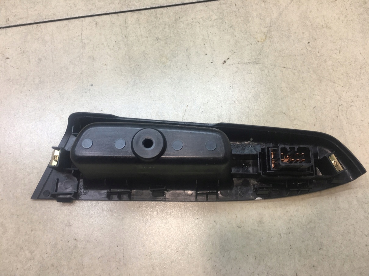 PANEL windows right front HYUNDAI GETZ 93580-1C000