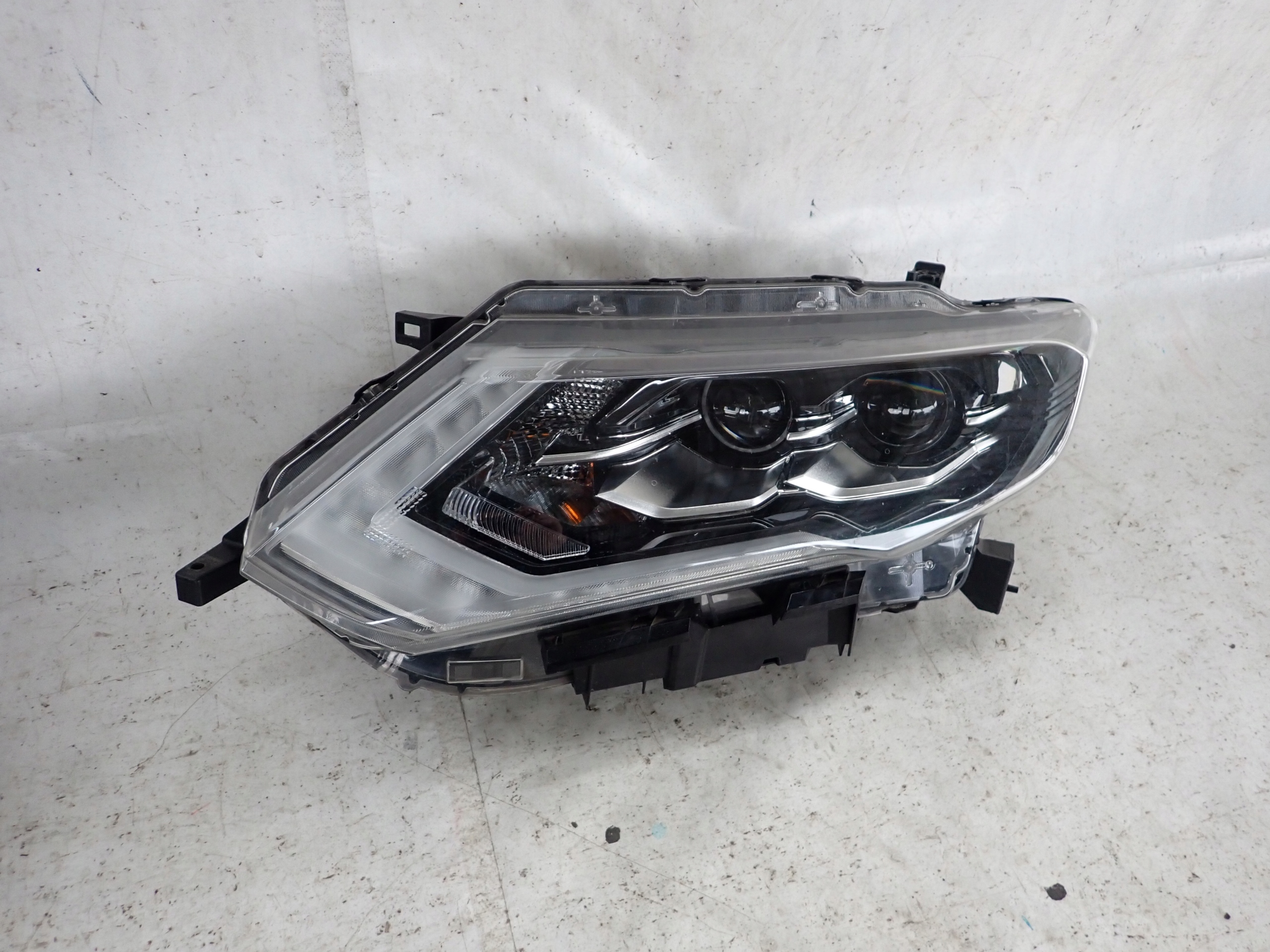 NISSAN X-TRAIL T32 LIFT 17- light left front front