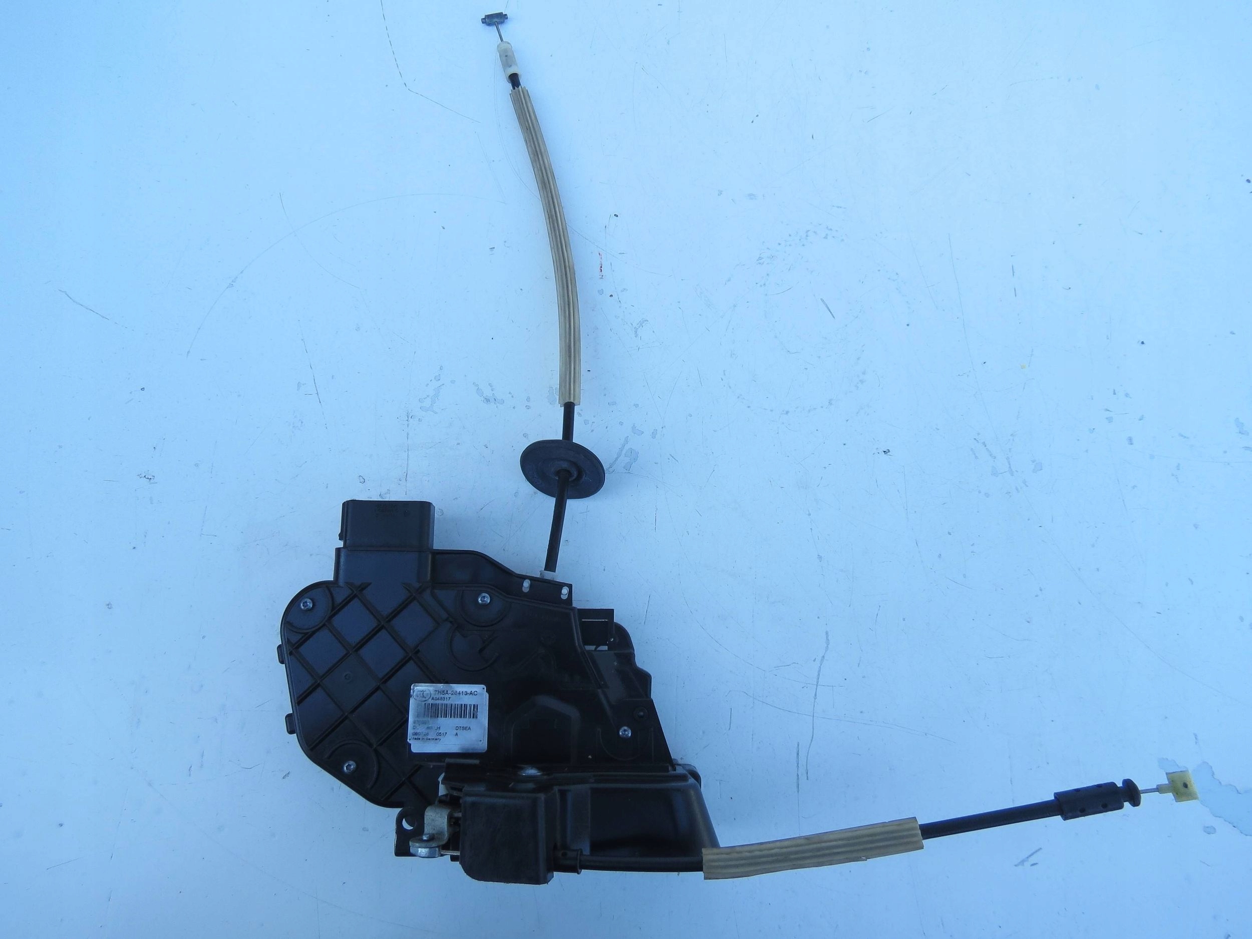 lock door TYLNYCH left rear part AUDI A4B5 1.8 7H5A26413AC