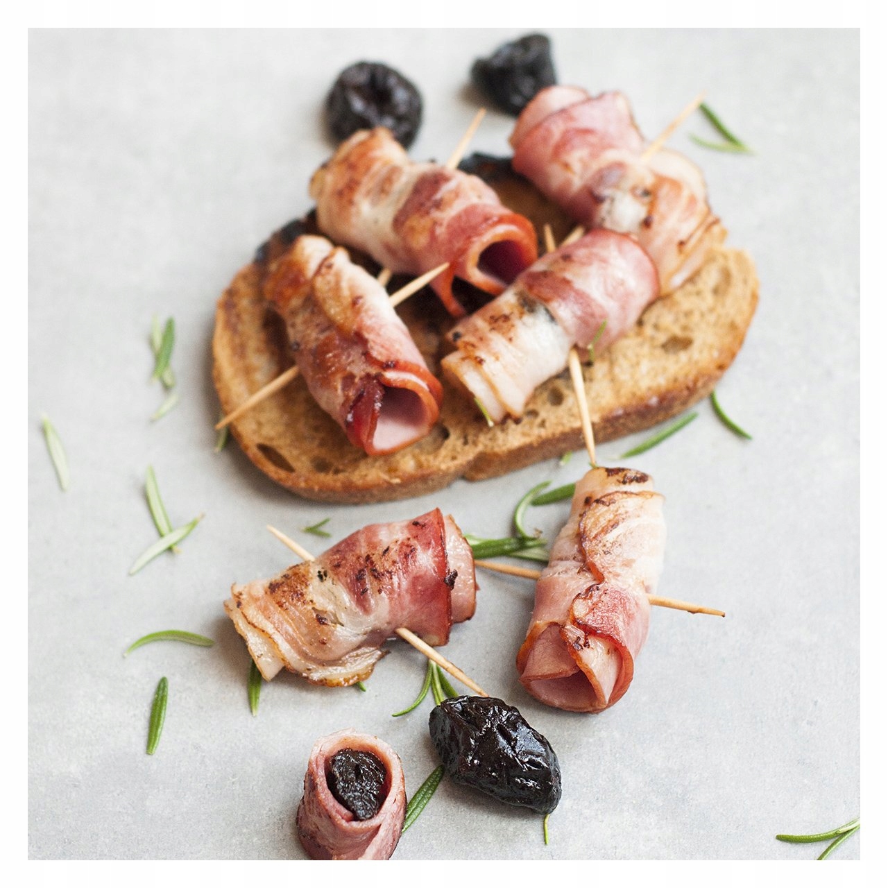 WYKAŁACZKI BAMBUSOWE EXTRA W POJEMNIKU 320 SZTUK Kolor inny kolor