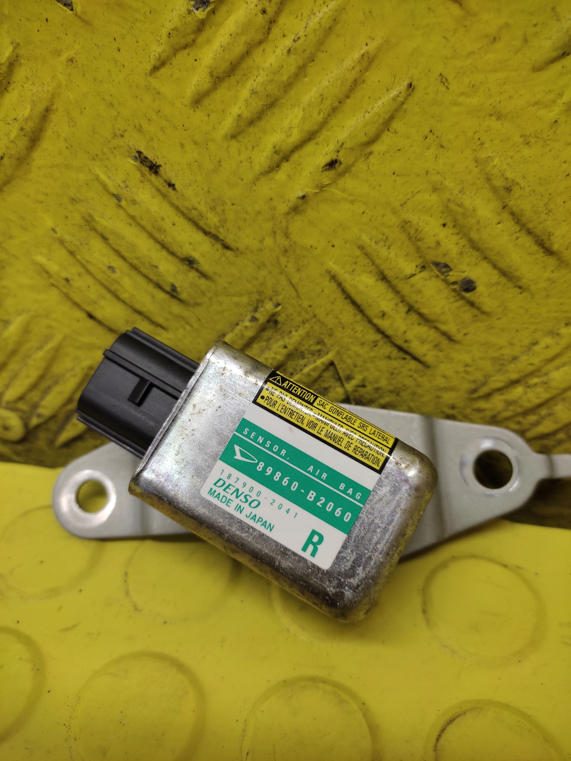 DAIHATSU CUORE VII Crashsensor Drucksensor 89860B2060