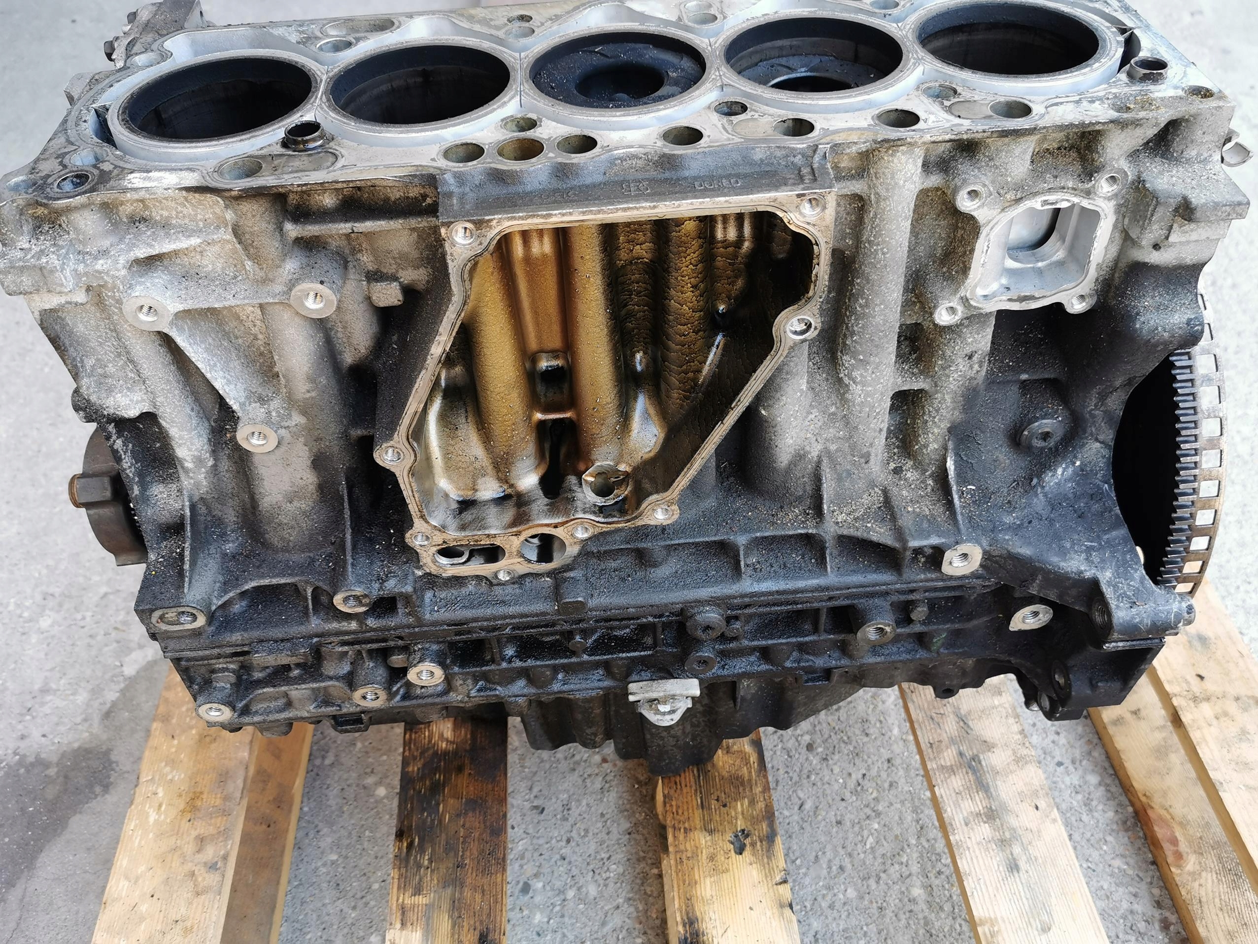 BLOK SILNIKA VOLVO V60 II 2.4D 204KM D5244T10 Jakość części (zgodnie z GVO) O - oryginał z logo producenta pojazdu (OE)